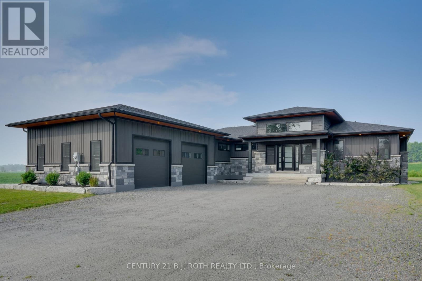 3510 Brennan Line W, Orillia, Ontario  L3V 0W3 - Photo 1 - S12442446