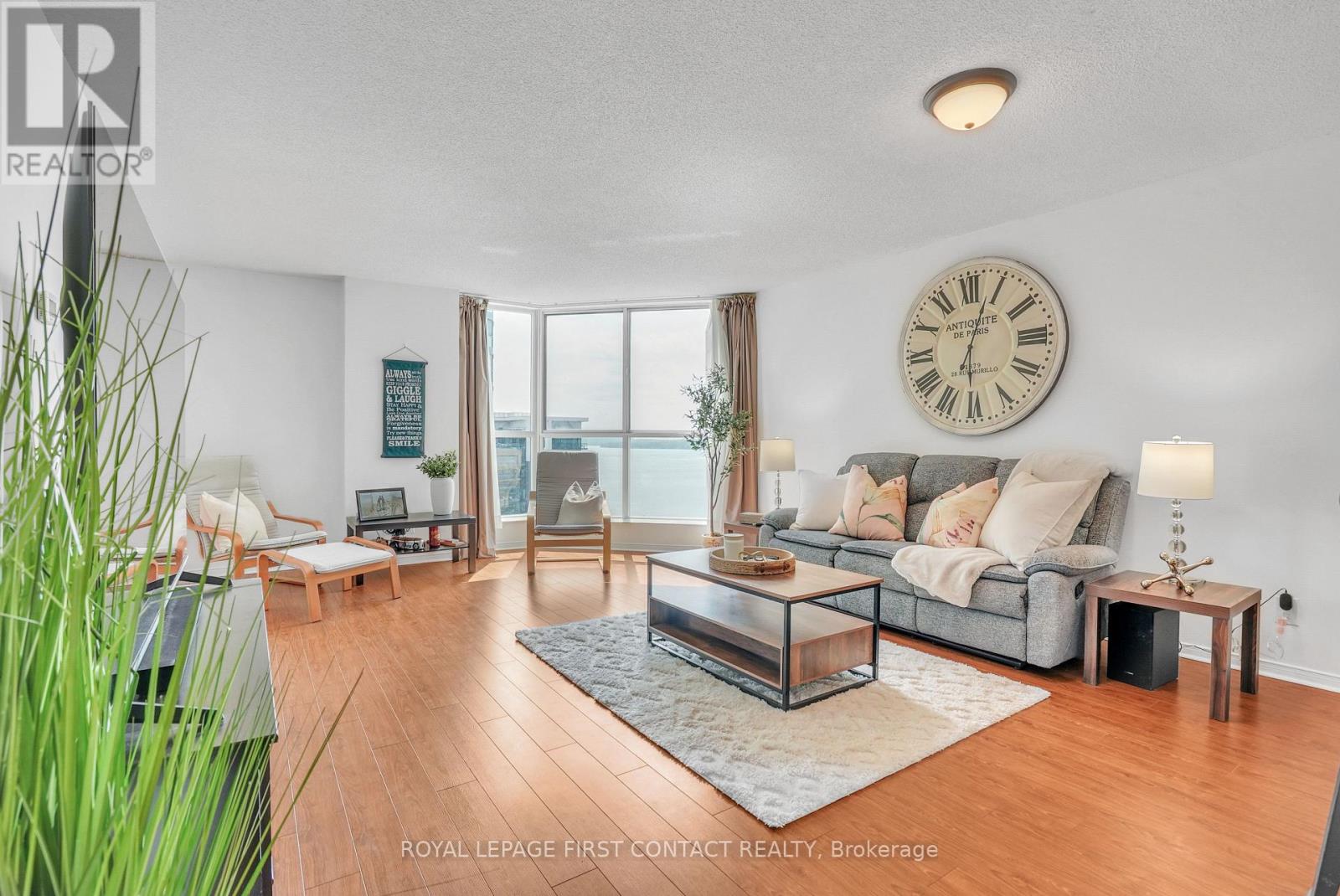 908 - 140 Dunlop Street E, Barrie (City Centre), Ontario  L4M 6H9 - Photo 5 - S12442483