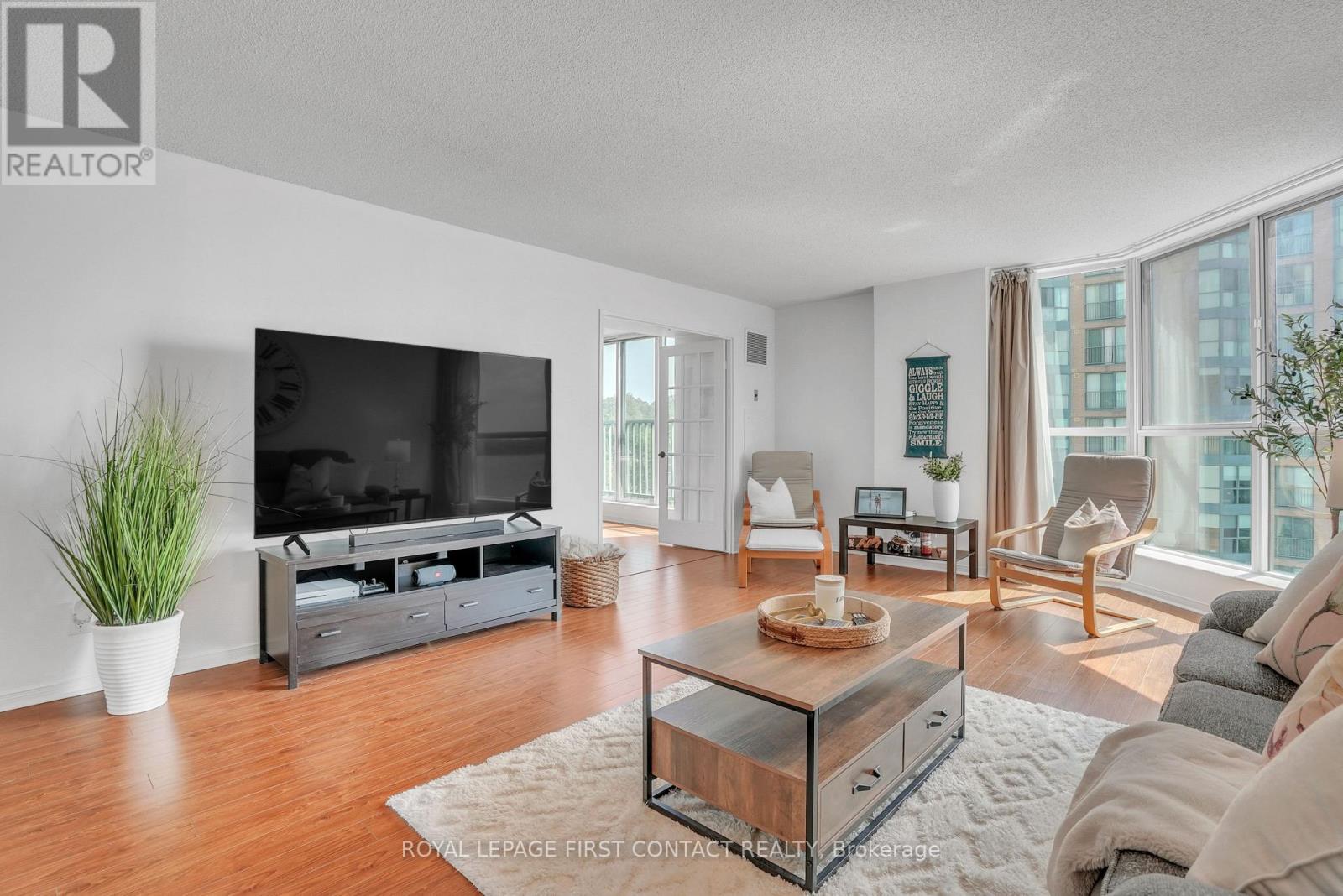 908 - 140 Dunlop Street E, Barrie (City Centre), Ontario  L4M 6H9 - Photo 6 - S12442483