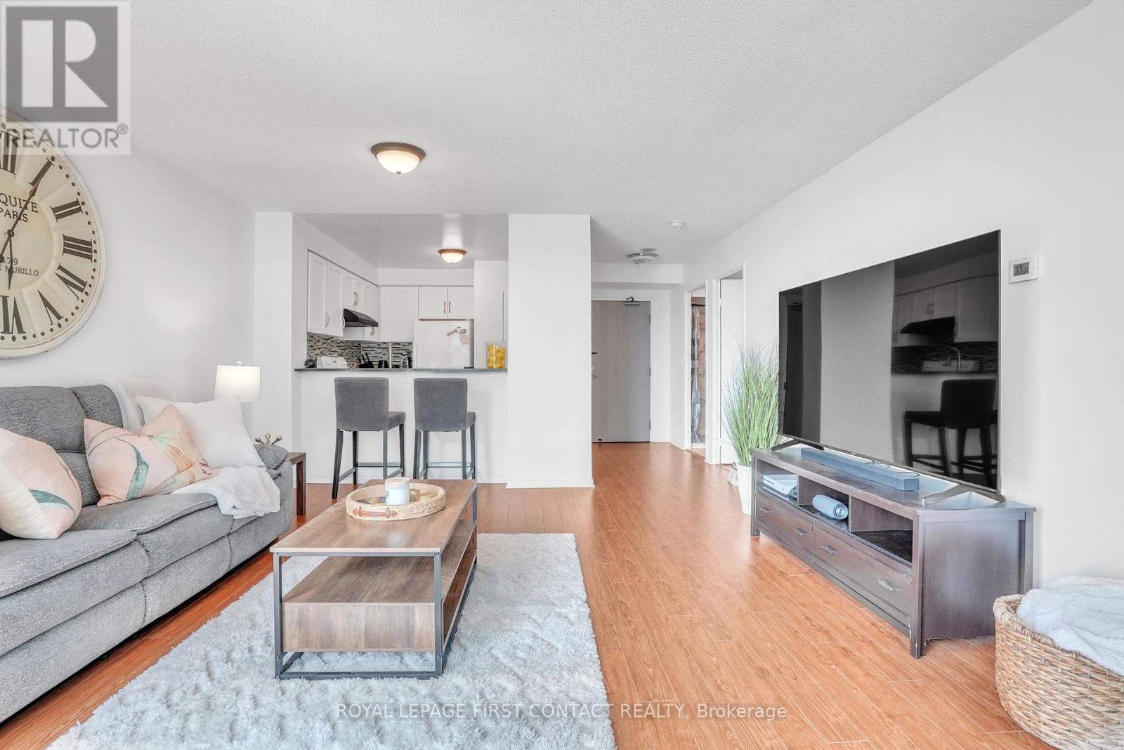 908 - 140 Dunlop Street E, Barrie (City Centre), Ontario  L4M 6H9 - Photo 7 - S12442483