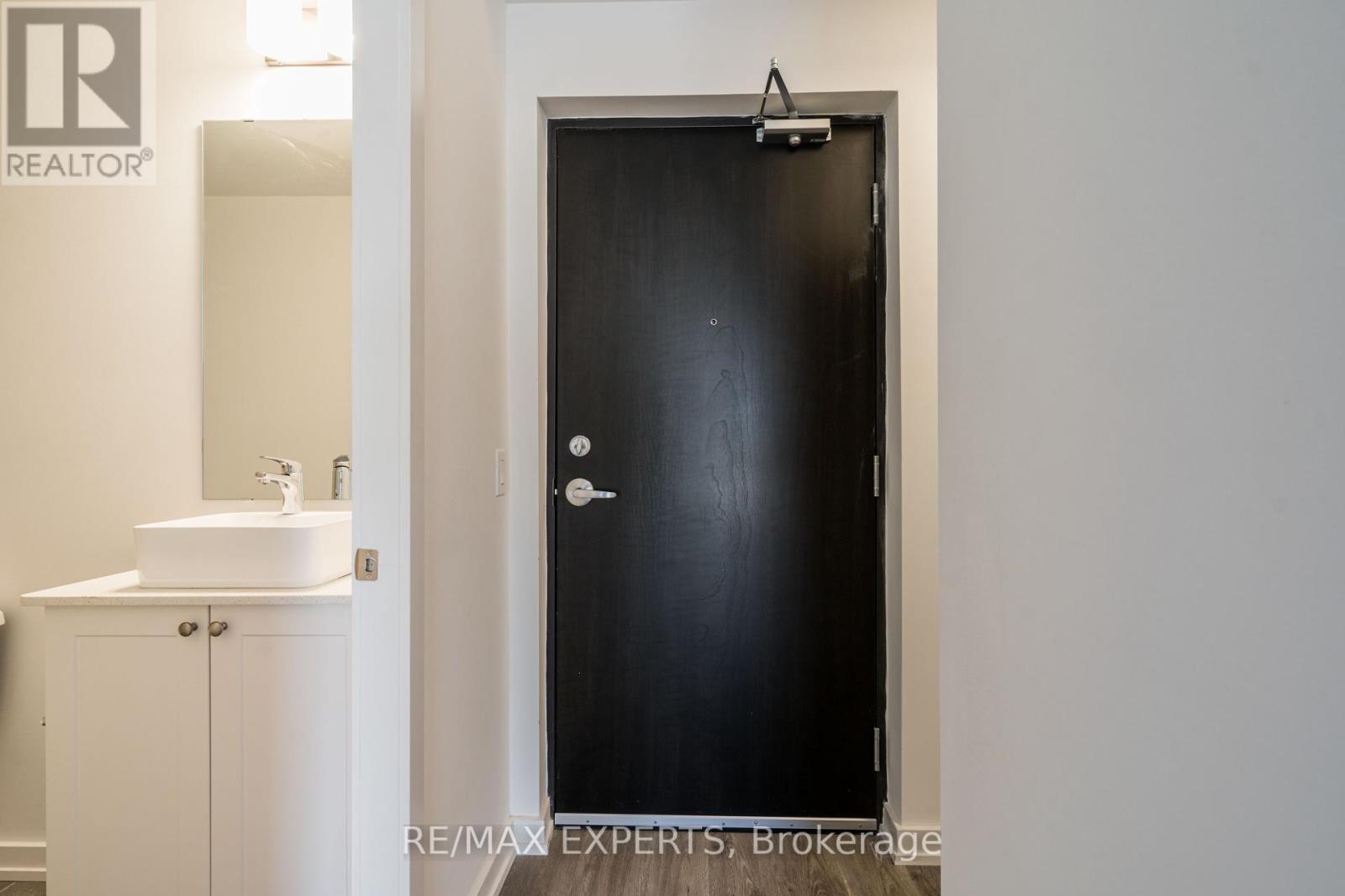 319 - 430 Essa Road, Barrie, Ontario  L4N 9C6 - Photo 5 - S12442518