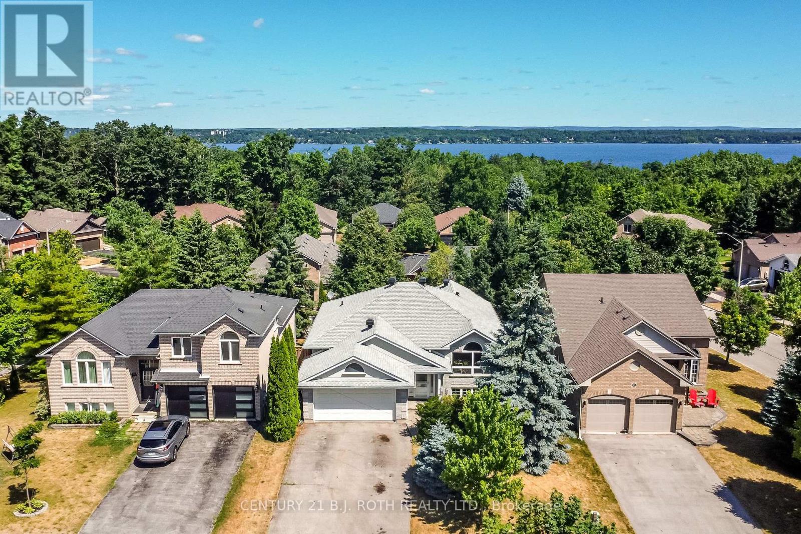 55 Bloxham Place, Barrie (Bayshore), Ontario  L4N 9K2 - Photo 3 - S12442521