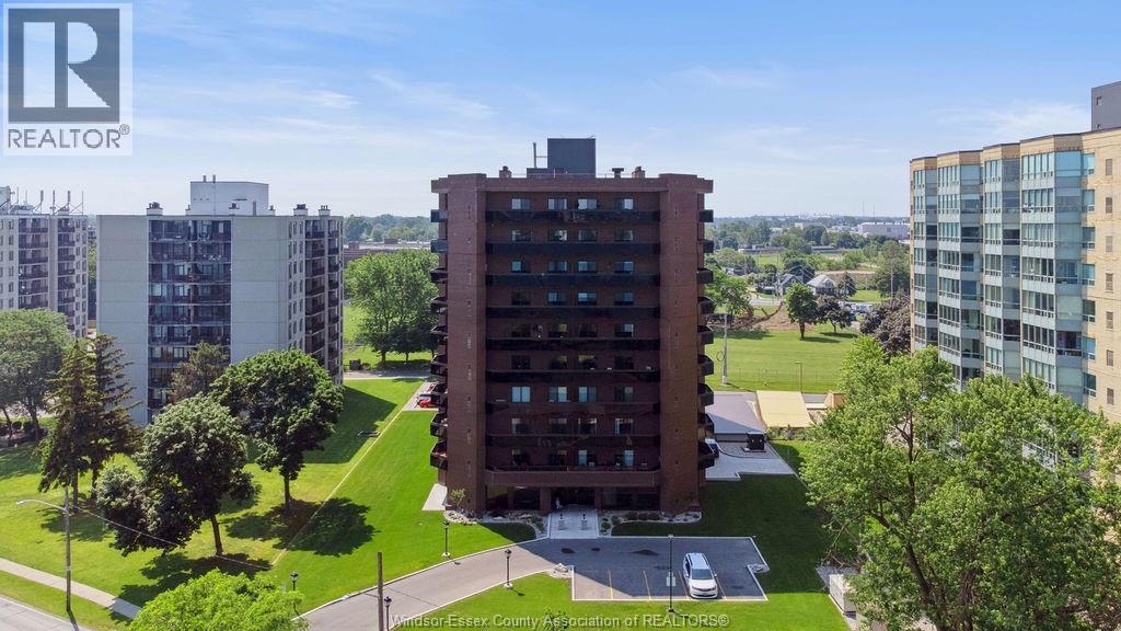 MLS# 25025212: 3663 RIVERSIDE DRIVE East Unit# 306, Windsor, Canada