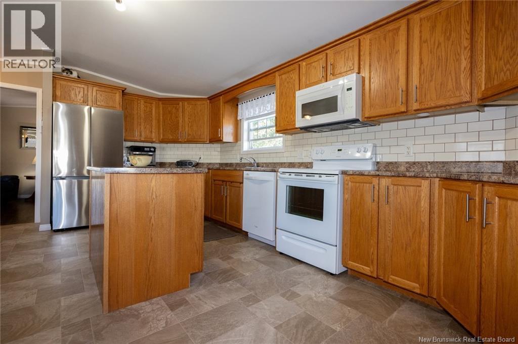 39 Shannon Street, Fredericton, New Brunswick  E3G 0C6 - Photo 2 - NB127858