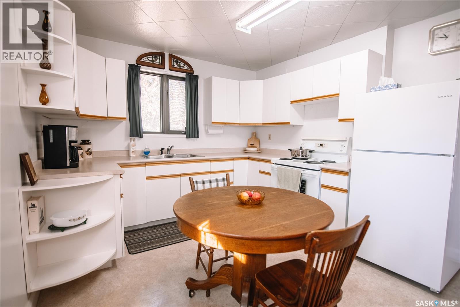 414 10th Avenue Nw, Moose Jaw, Saskatchewan  S6H 4K5 - Photo 5 - SK019826