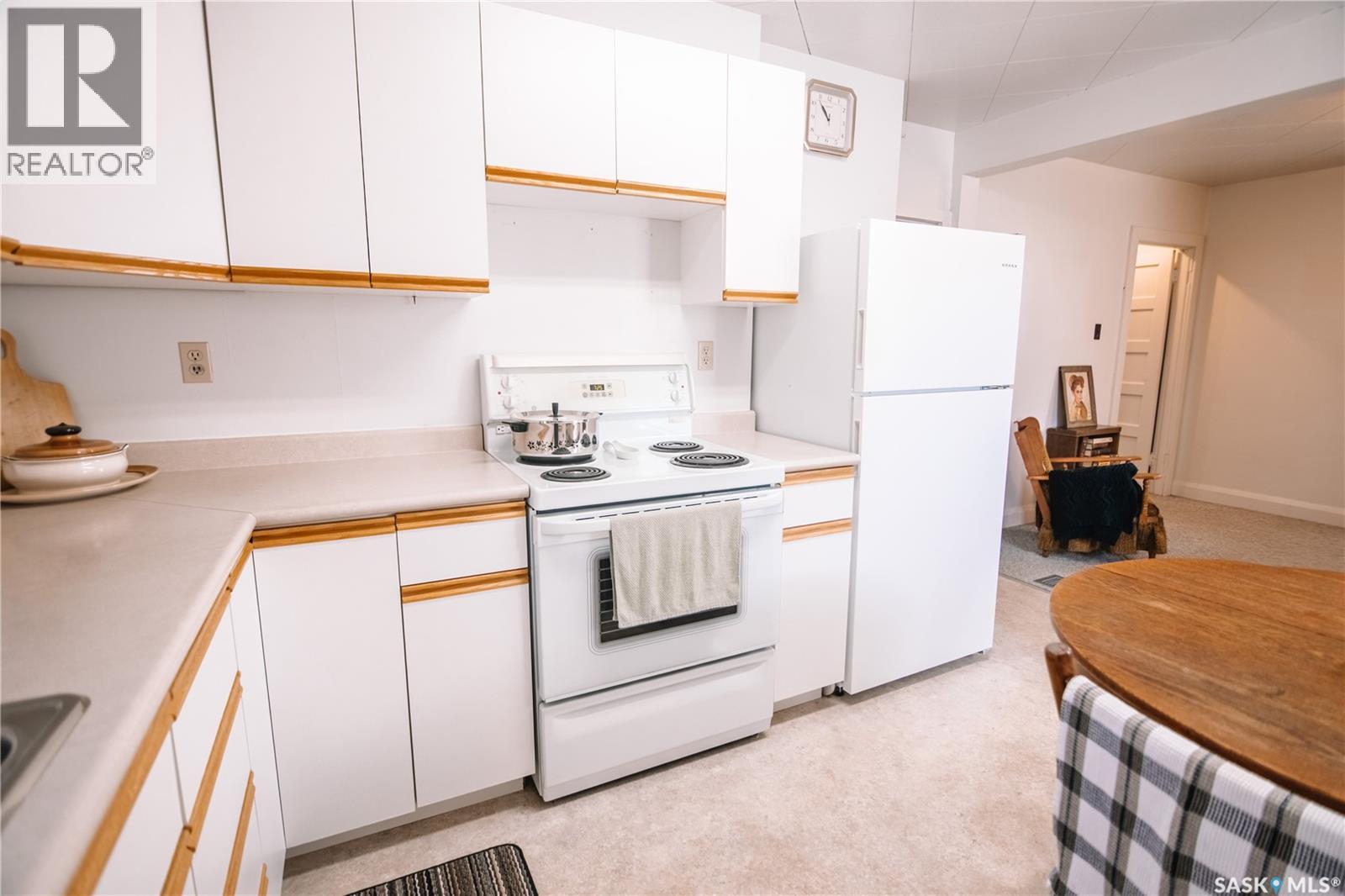 414 10th Avenue Nw, Moose Jaw, Saskatchewan  S6H 4K5 - Photo 8 - SK019826