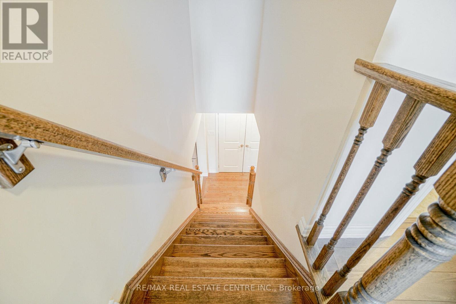 224 Sarah Cline Drive, Oakville, Ontario  L6M 0V3 - Photo 19 - W12442360