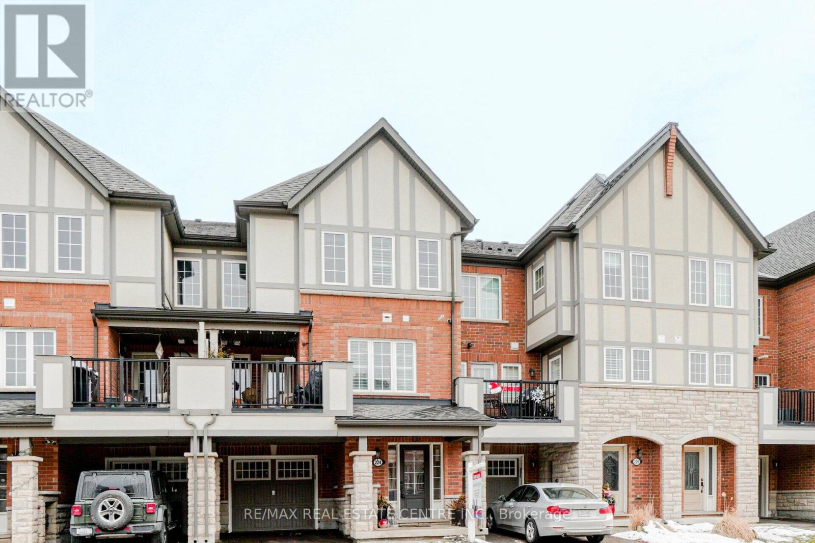 224 Sarah Cline Drive, Oakville, Ontario  L6M 0V3 - Photo 2 - W12442360