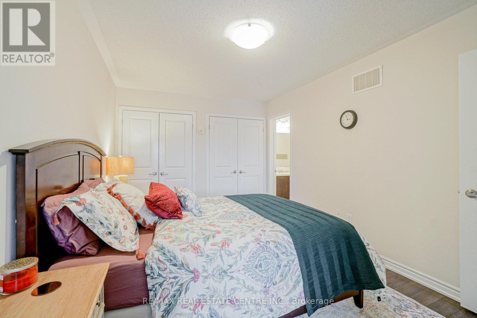 224 Sarah Cline Drive, Oakville, Ontario  L6M 0V3 - Photo 21 - W12442360