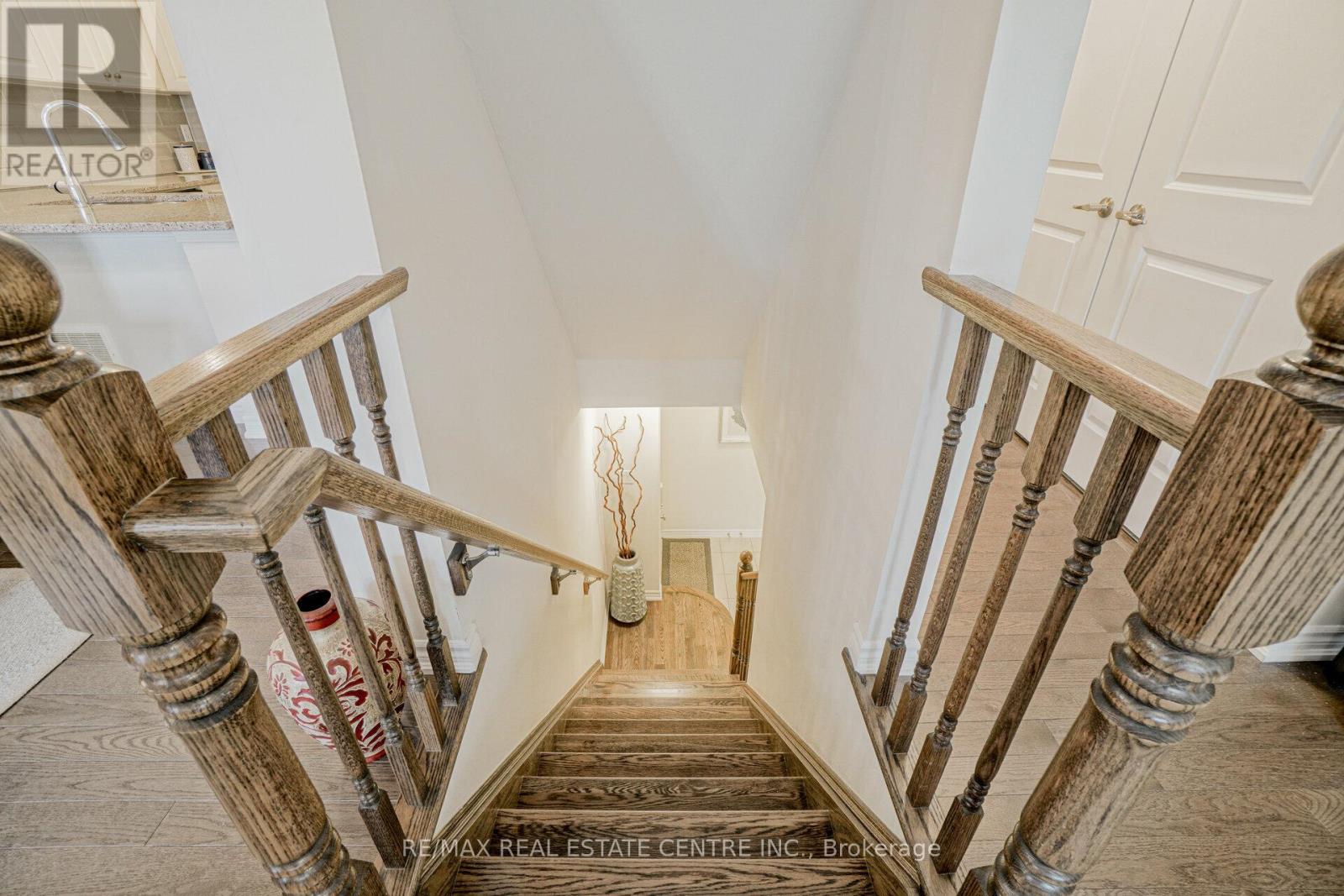 224 Sarah Cline Drive, Oakville, Ontario  L6M 0V3 - Photo 7 - W12442360
