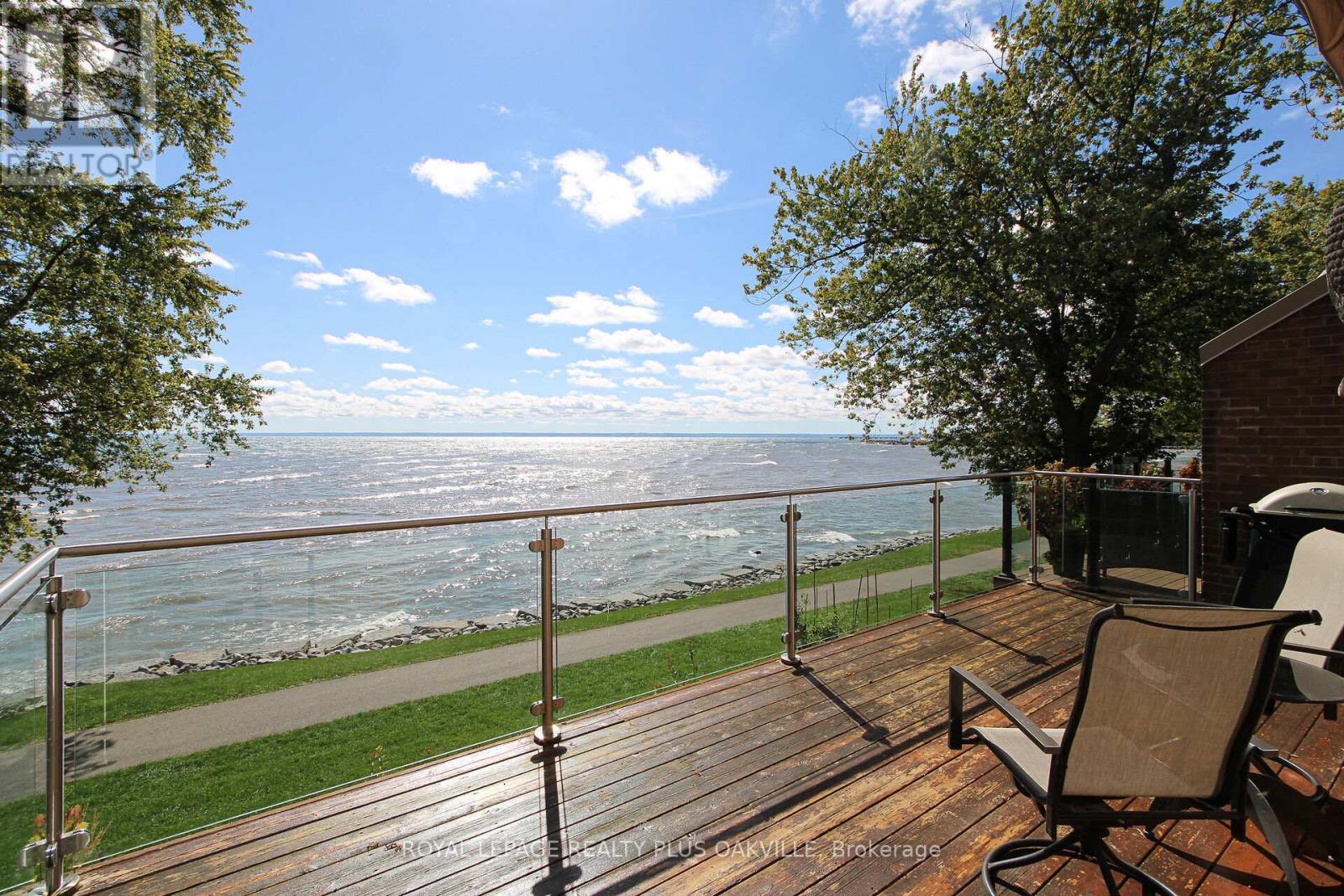 2060 Water's Edge Drive, Oakville (Br Bronte), Ontario  L6L 1A4 - Photo 1 - W12442376
