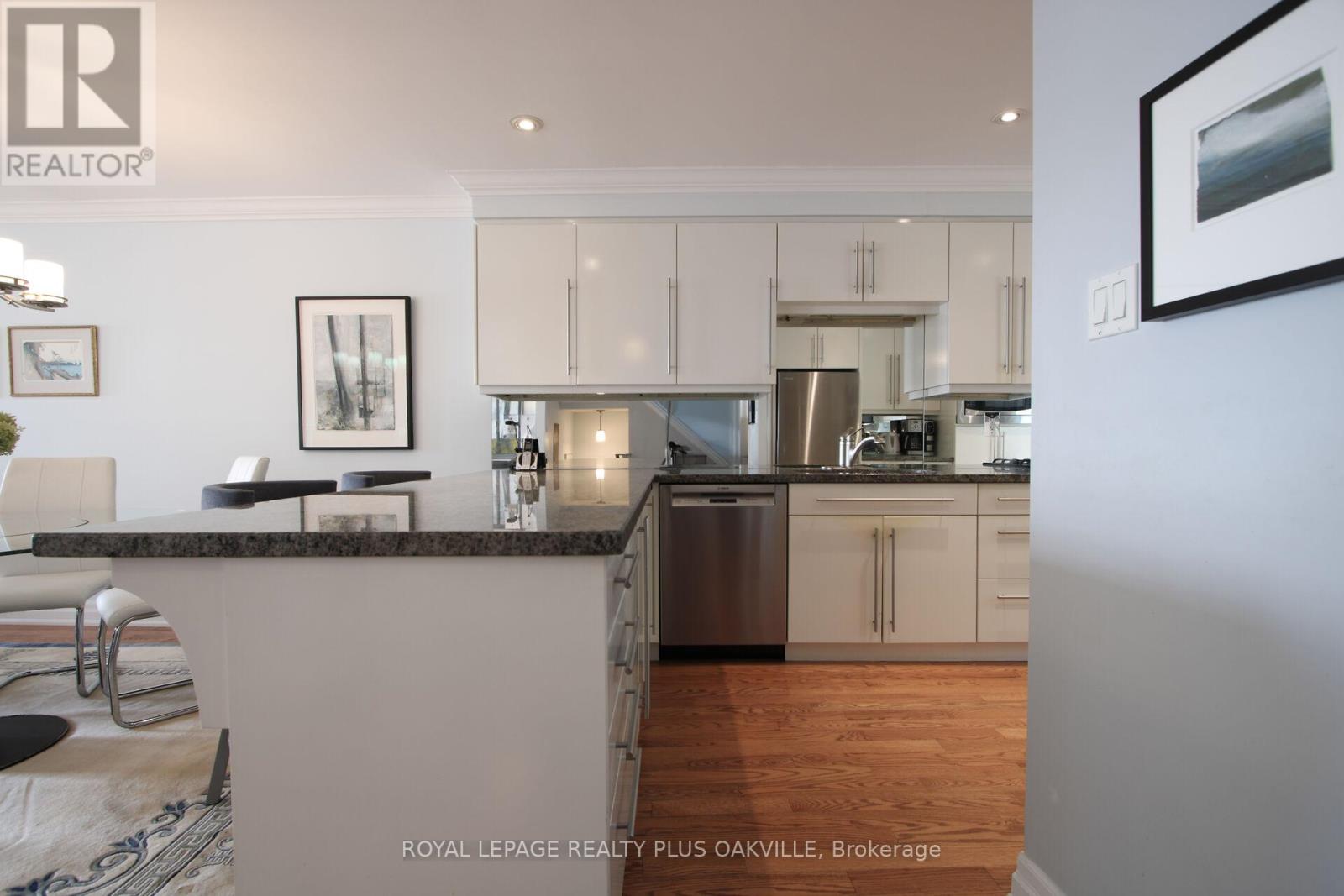 2060 Water's Edge Drive, Oakville (Br Bronte), Ontario  L6L 1A4 - Photo 13 - W12442376
