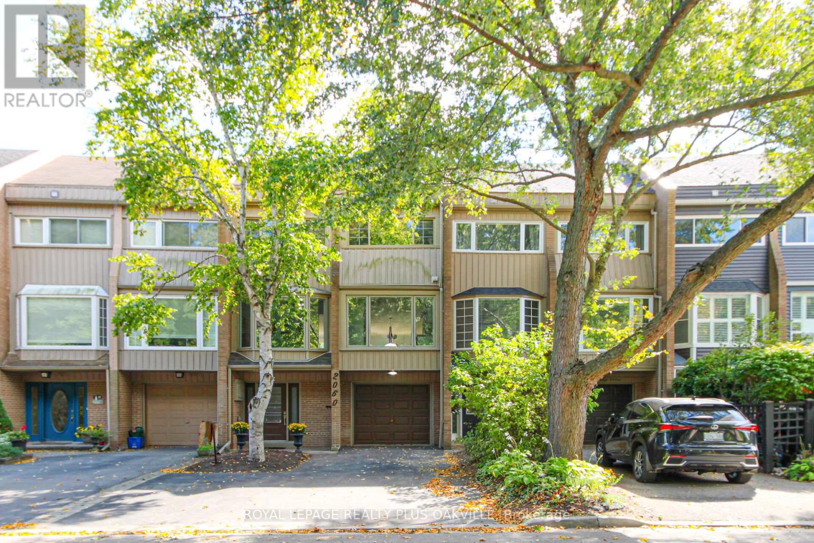 2060 Water's Edge Drive, Oakville (Br Bronte), Ontario  L6L 1A4 - Photo 2 - W12442376