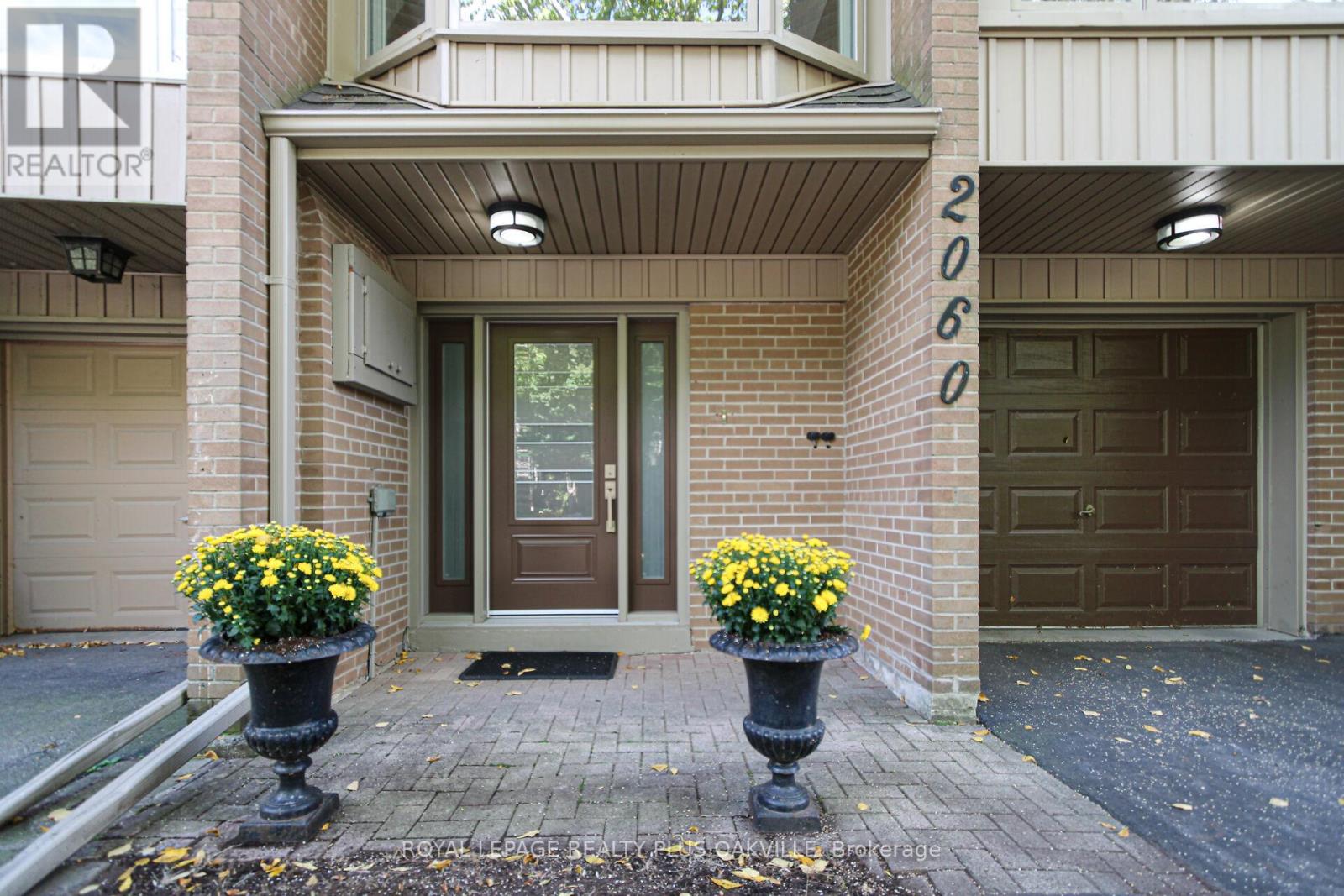 2060 Water's Edge Drive, Oakville (Br Bronte), Ontario  L6L 1A4 - Photo 3 - W12442376