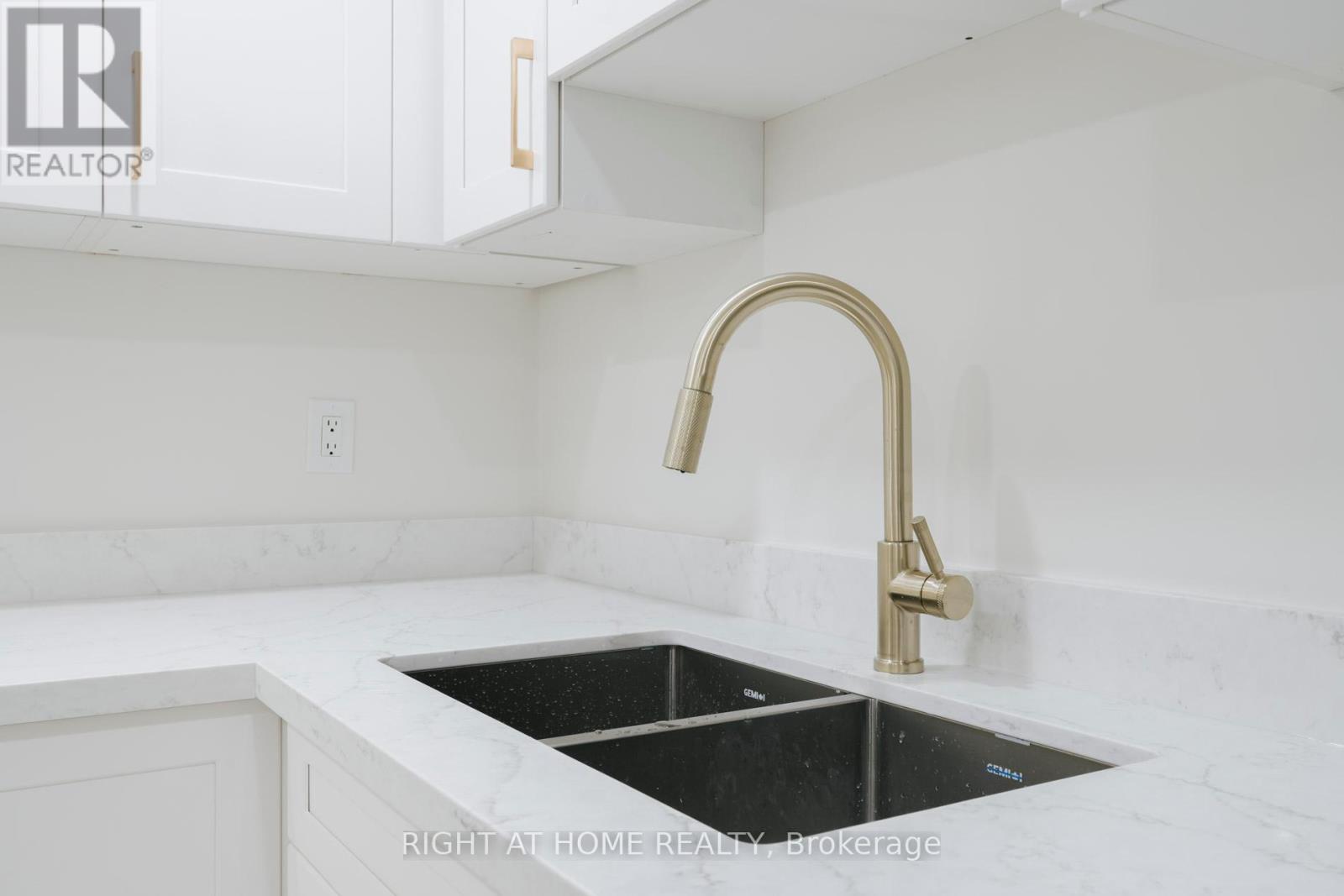 Lower - 2668 Hollington Crescent, Mississauga, Ontario  L5K 1E7 - Photo 11 - W12442409