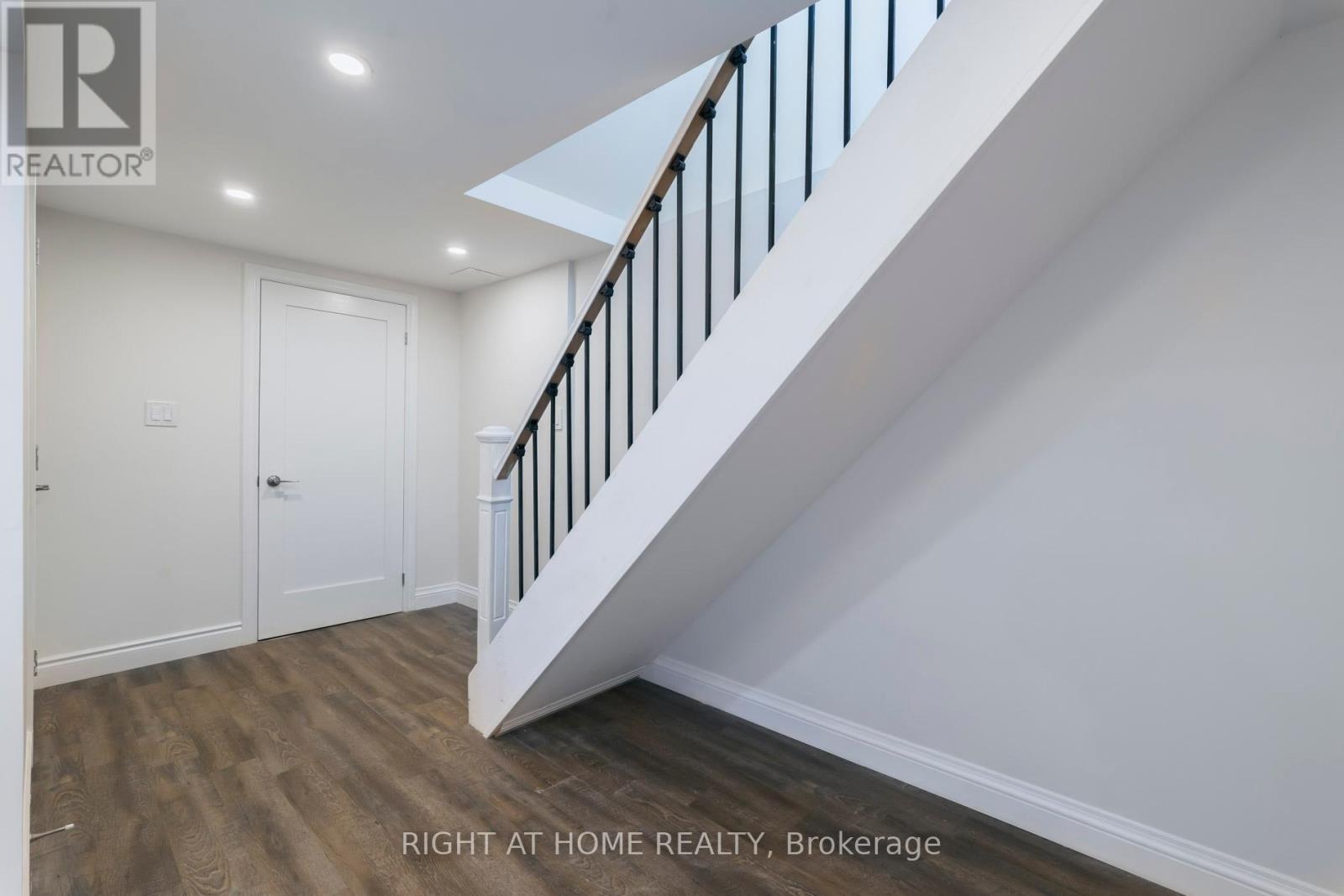 Lower - 2668 Hollington Crescent, Mississauga, Ontario  L5K 1E7 - Photo 4 - W12442409