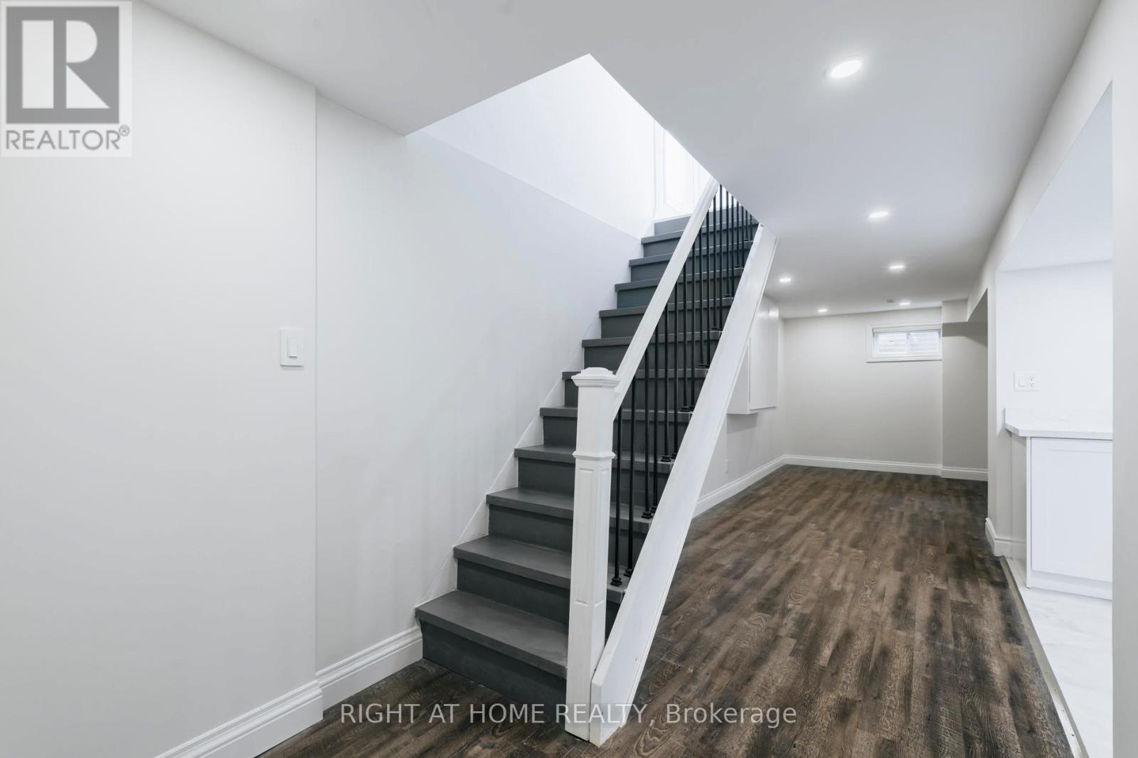 Lower - 2668 Hollington Crescent, Mississauga, Ontario  L5K 1E7 - Photo 5 - W12442409