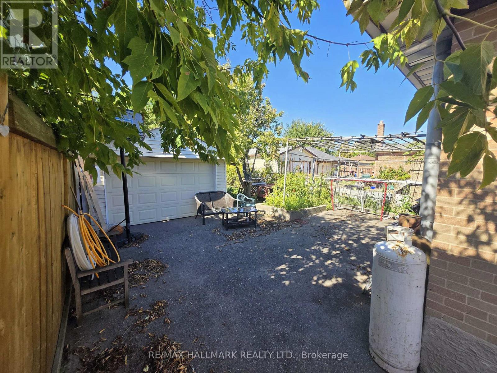 8 Hucknall Road, Toronto, Ontario  M3J 1V8 - Photo 14 - W12442418