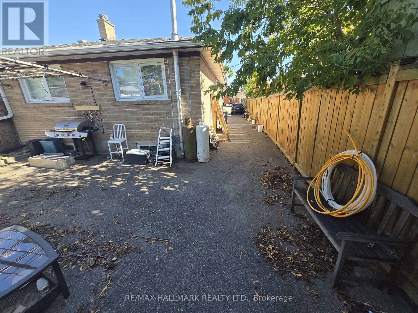 8 Hucknall Road, Toronto, Ontario  M3J 1V8 - Photo 15 - W12442418