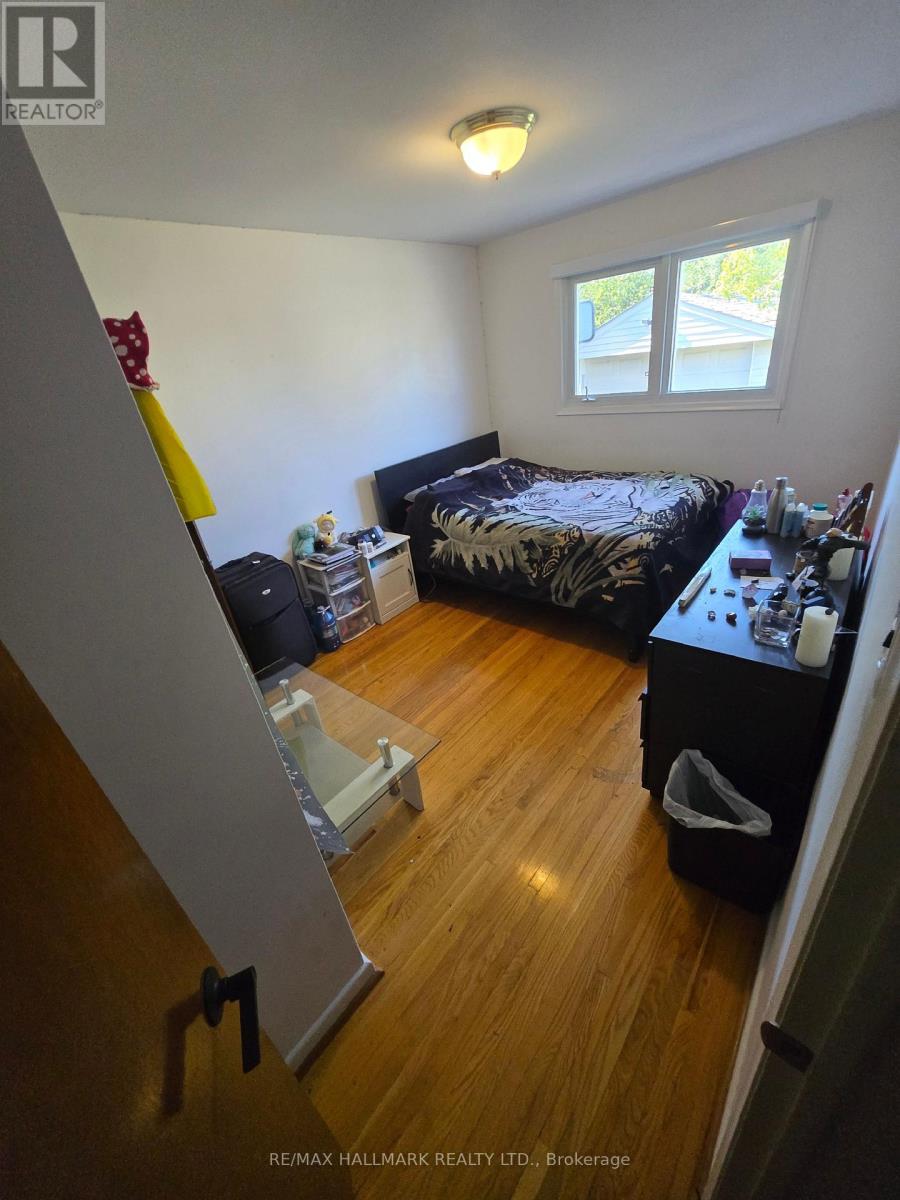 8 Hucknall Road, Toronto, Ontario  M3J 1V8 - Photo 9 - W12442418