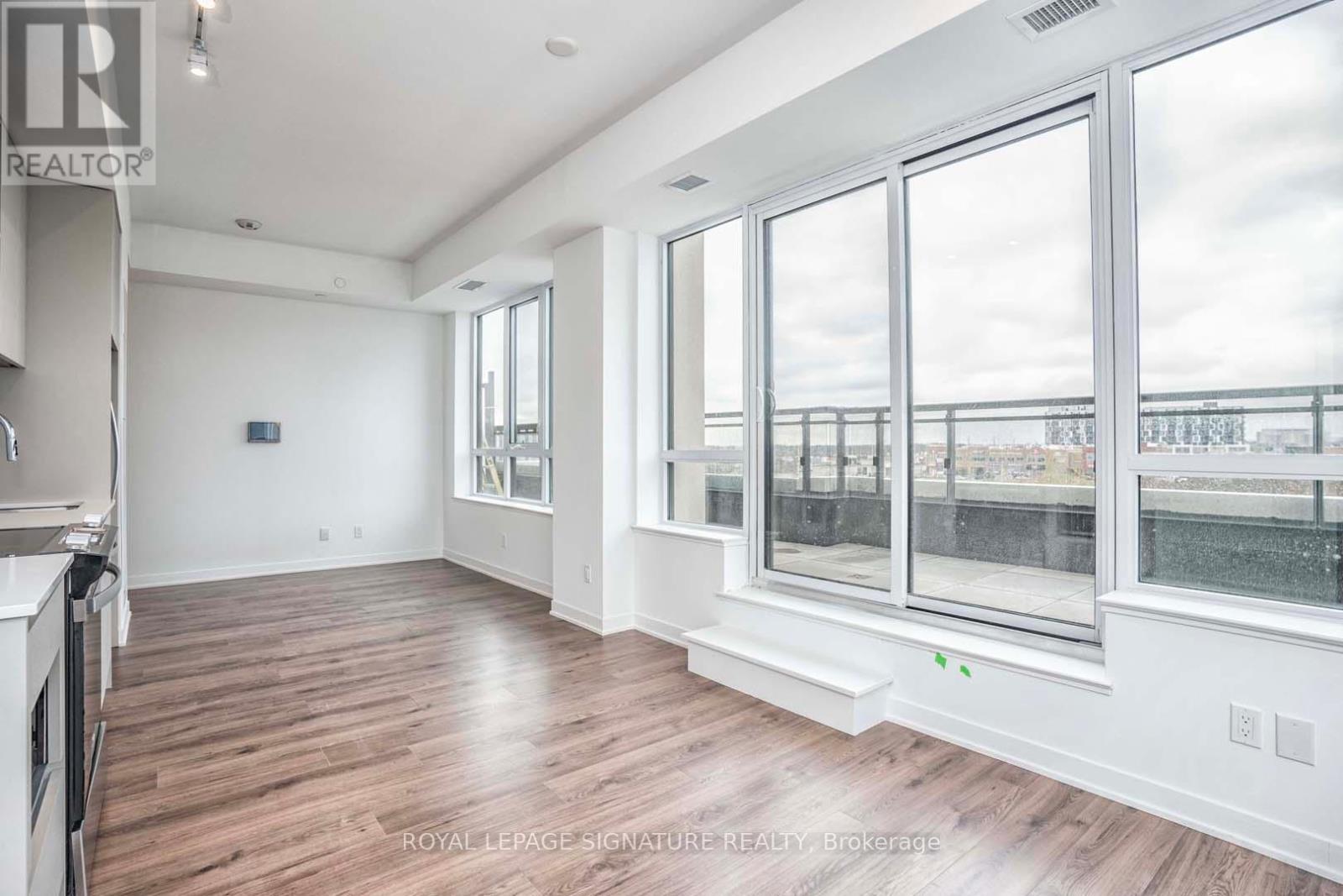 310 - 405 Dundas Street W, Oakville, Ontario  L6M 5P9 - Photo 10 - W12442428