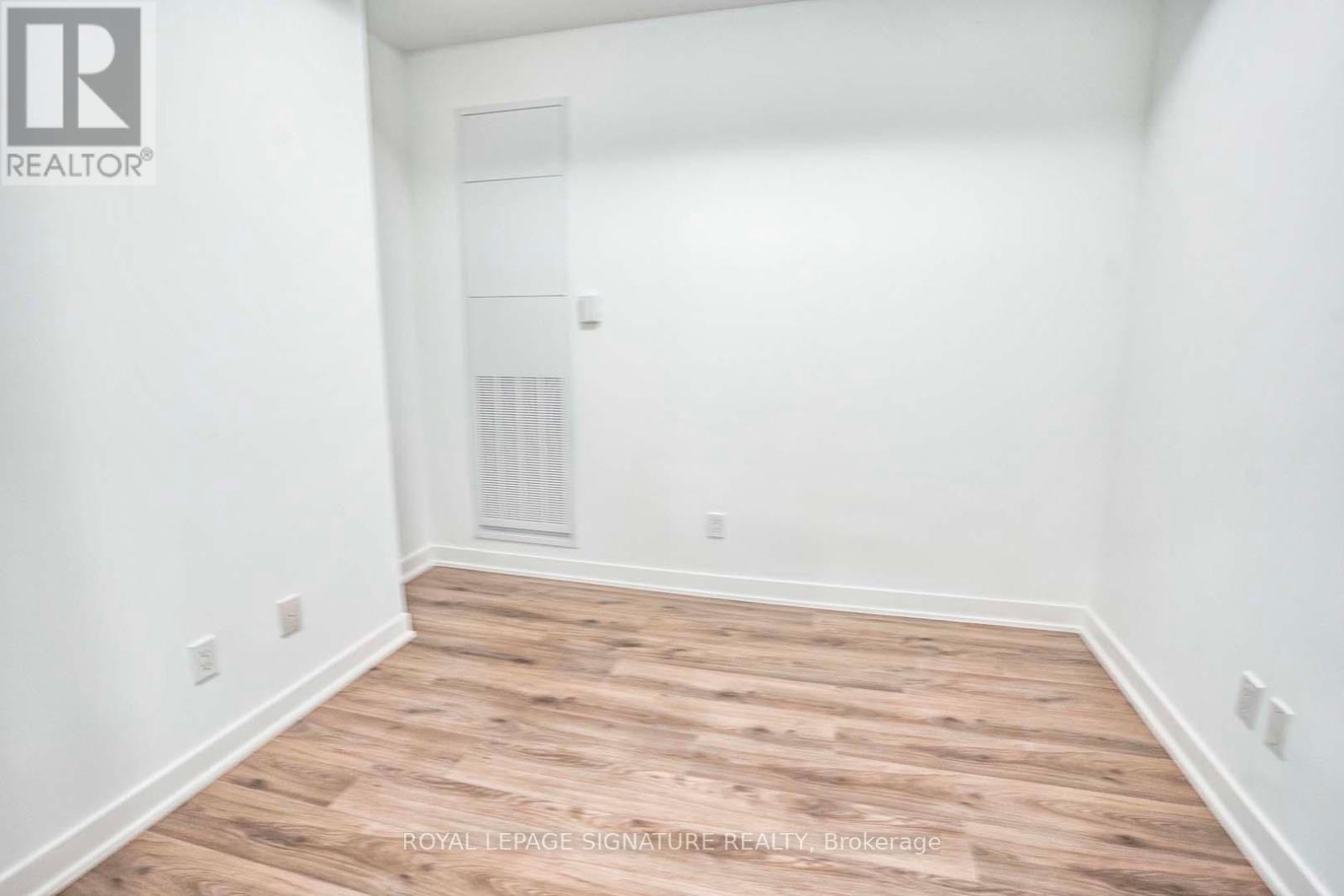 310 - 405 Dundas Street W, Oakville, Ontario  L6M 5P9 - Photo 22 - W12442428