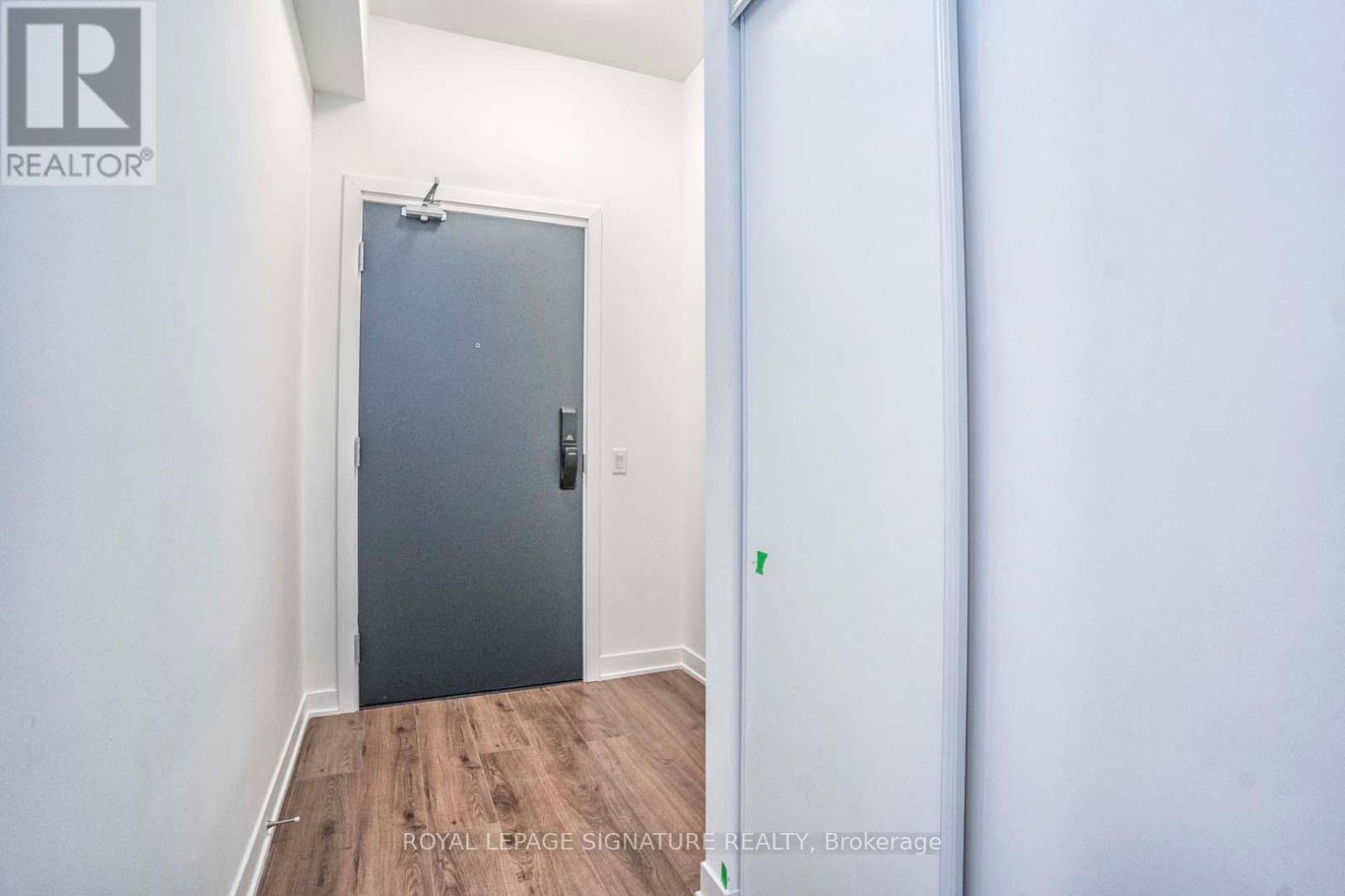 310 - 405 Dundas Street W, Oakville, Ontario  L6M 5P9 - Photo 4 - W12442428