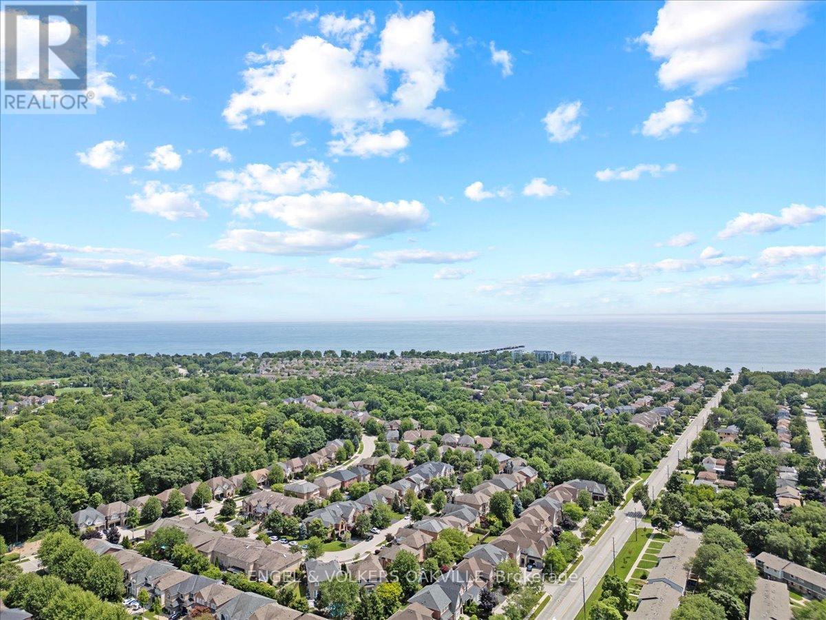 135 Tawny Crescent, Oakville, Ontario  L6L 6T4 - Photo 32 - W12442432