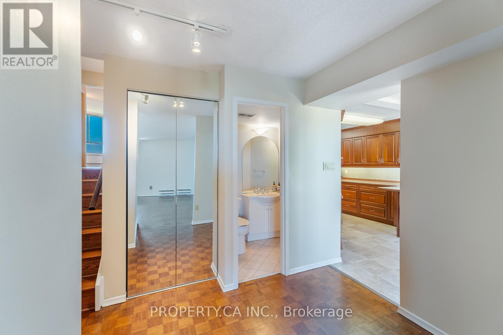 E35 - 300 Mill Road, Toronto (Markland Wood), Ontario  M9C 4W7 - Photo 12 - W12442438