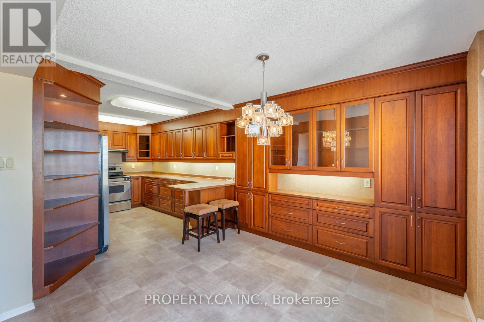 E35 - 300 Mill Road, Toronto (Markland Wood), Ontario  M9C 4W7 - Photo 13 - W12442438