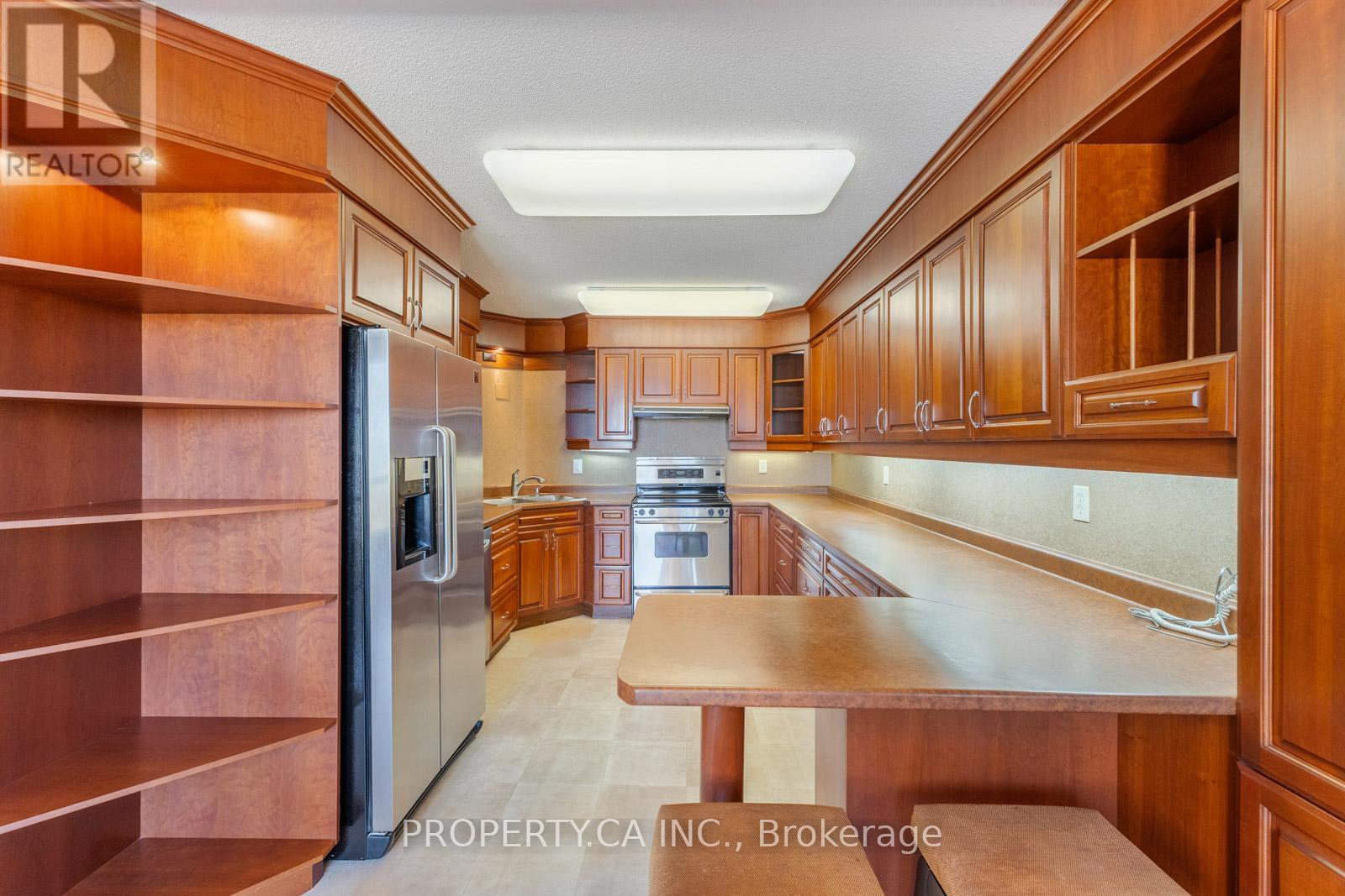 E35 - 300 Mill Road, Toronto (Markland Wood), Ontario  M9C 4W7 - Photo 14 - W12442438