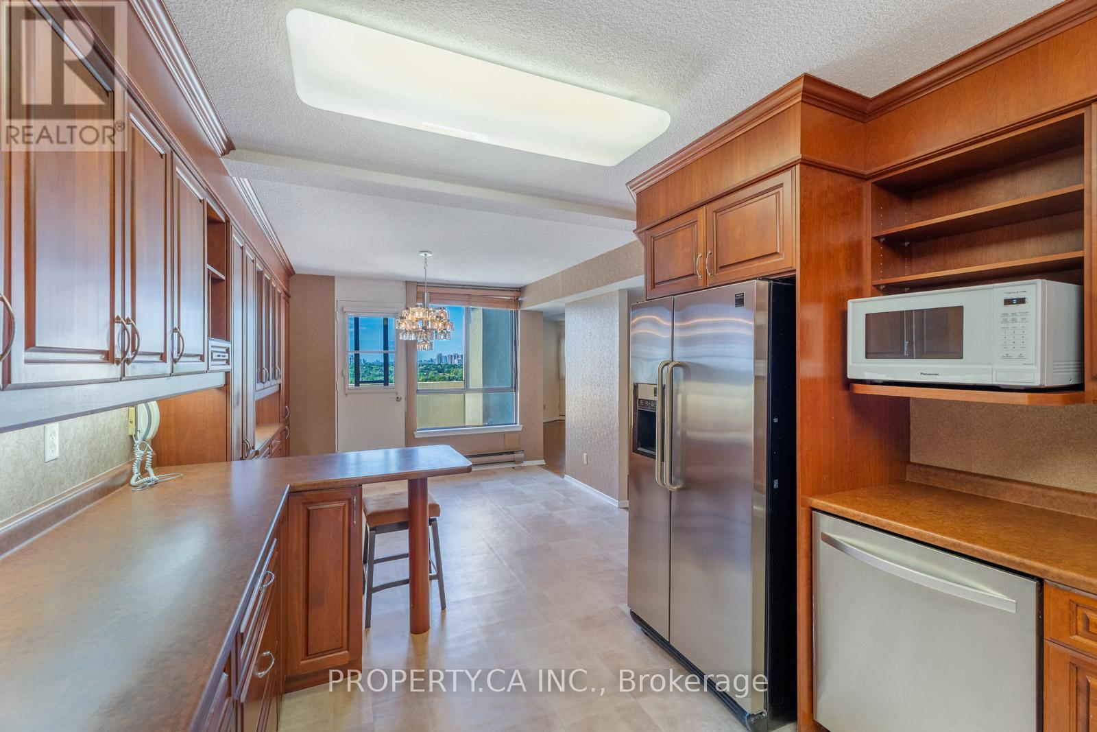 E35 - 300 Mill Road, Toronto (Markland Wood), Ontario  M9C 4W7 - Photo 15 - W12442438