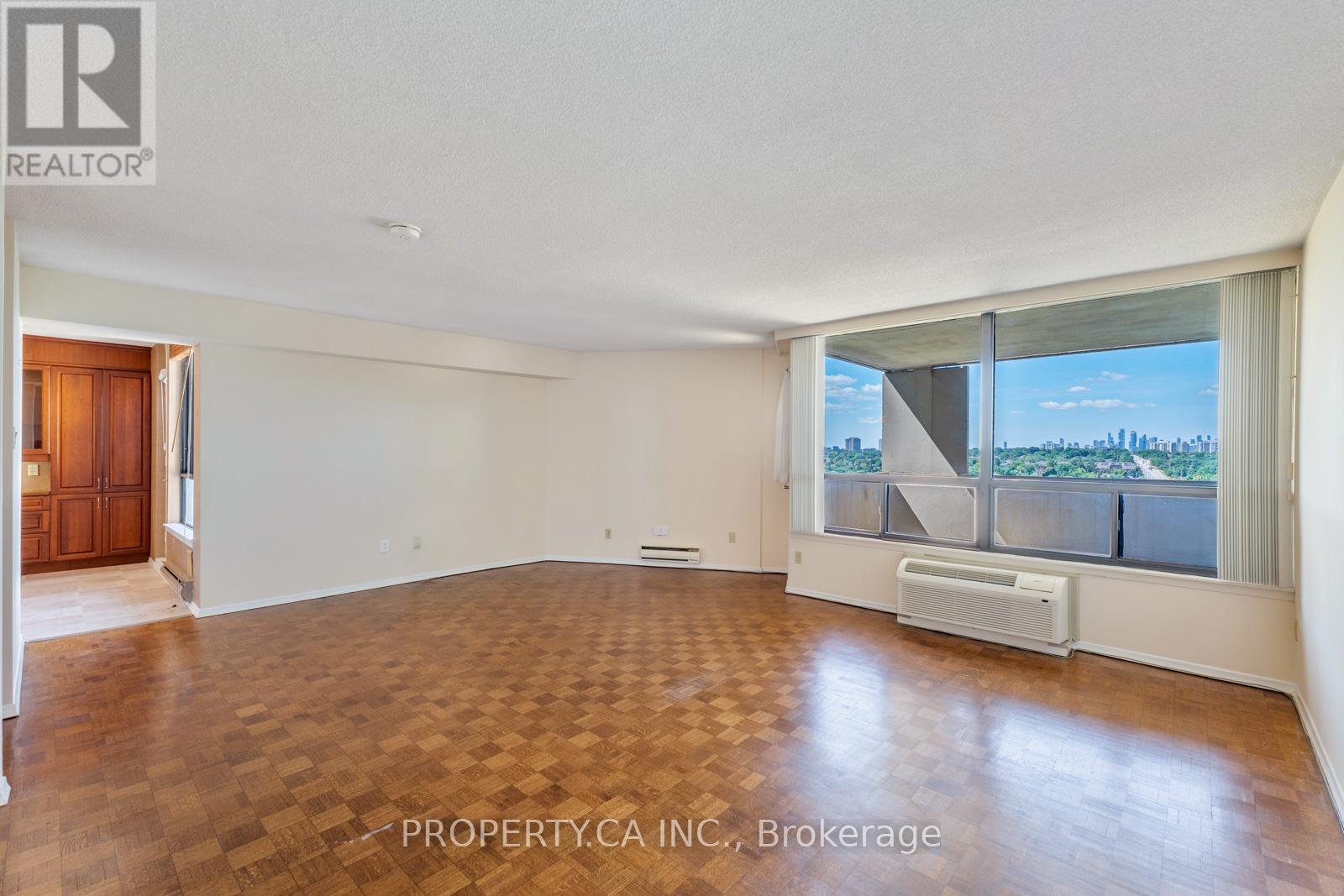 E35 - 300 Mill Road, Toronto (Markland Wood), Ontario  M9C 4W7 - Photo 7 - W12442438