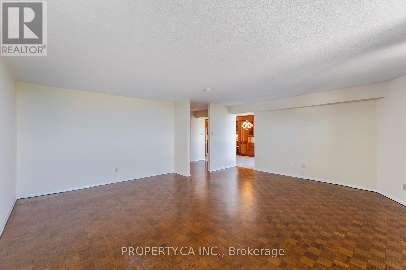 E35 - 300 Mill Road, Toronto (Markland Wood), Ontario  M9C 4W7 - Photo 8 - W12442438