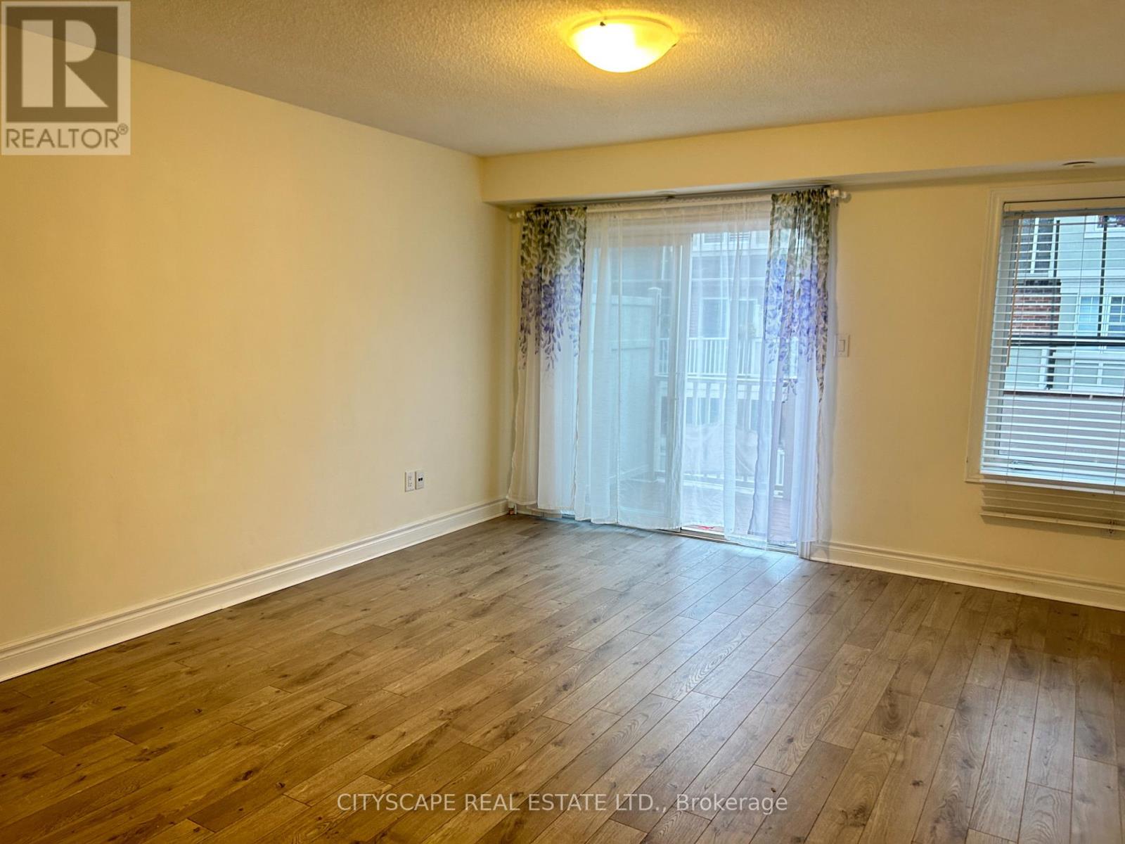 2 - 600 Shoreline Drive, Mississauga, Ontario  L5B 0A8 - Photo 3 - W12442439
