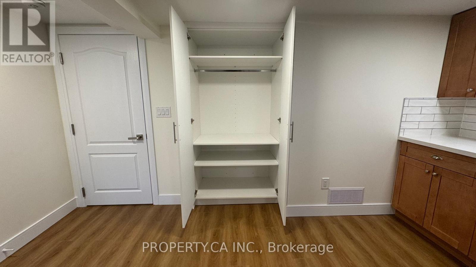 Lower 2 - 60 Lightwood Drive, Toronto, Ontario  M9V 2Z2 - Photo 6 - W12442444