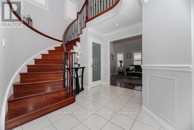 8 Barnes Court, Brampton (Snelgrove), Ontario  L7A 1J1 - Photo 25 - W12442457