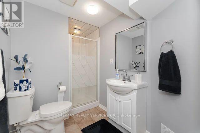 8 Barnes Court, Brampton (Snelgrove), Ontario  L7A 1J1 - Photo 47 - W12442457