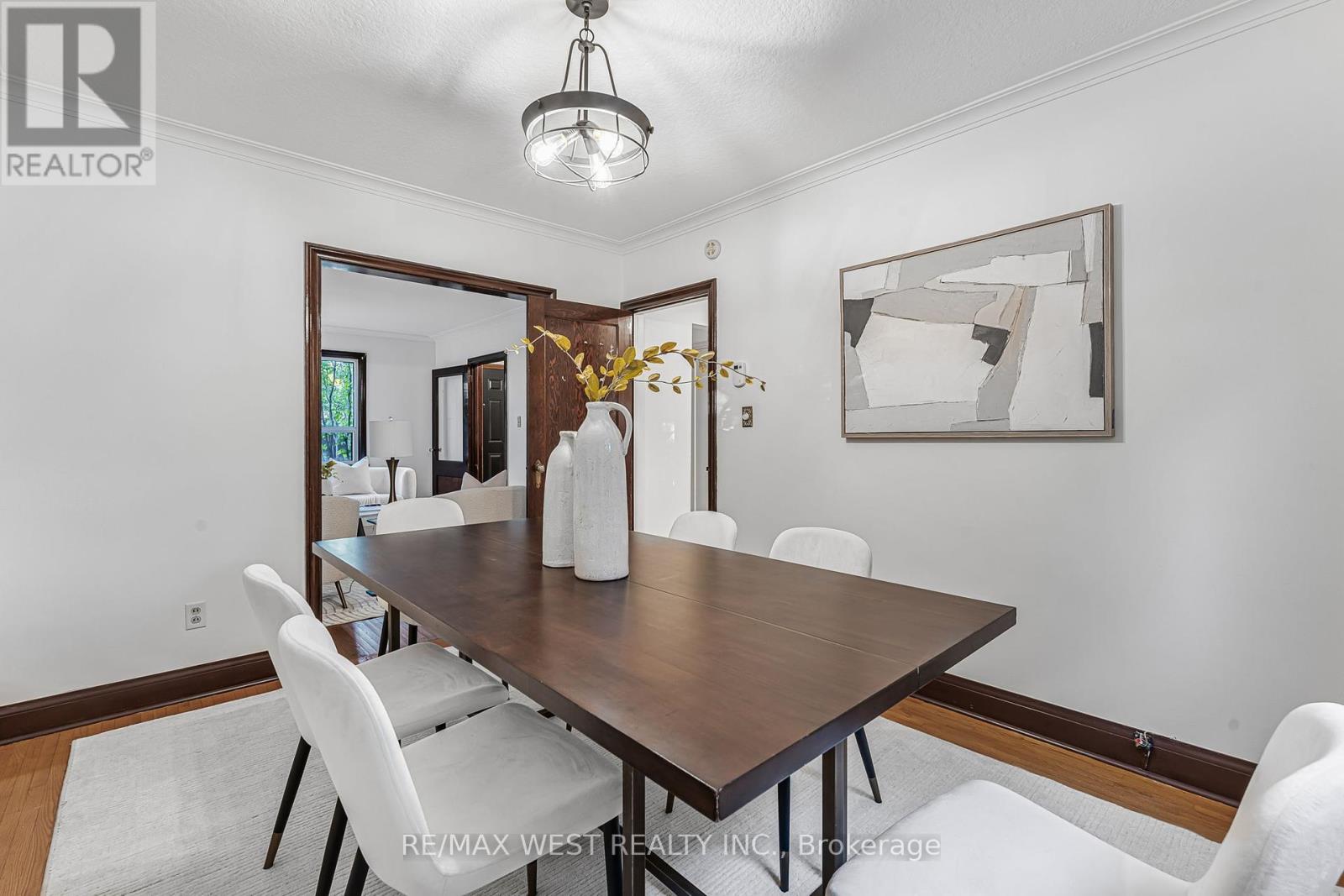 215 Jane Street, Toronto (Runnymede-Bloor West Village), Ontario  M6S 3Y8 - Photo 10 - W12442477