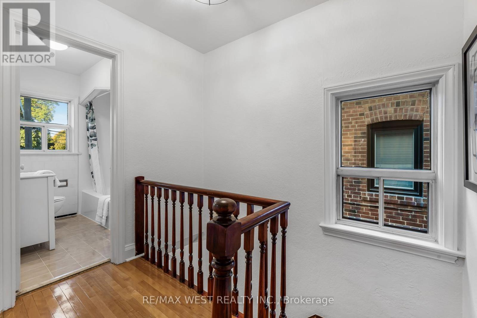 215 Jane Street, Toronto (Runnymede-Bloor West Village), Ontario  M6S 3Y8 - Photo 17 - W12442477