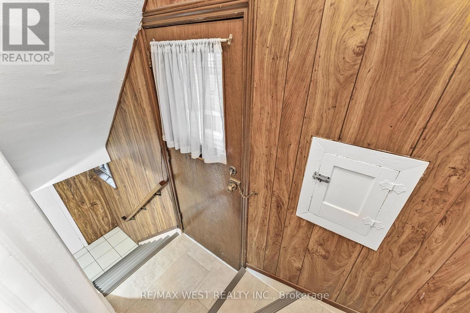 215 Jane Street, Toronto (Runnymede-Bloor West Village), Ontario  M6S 3Y8 - Photo 26 - W12442477