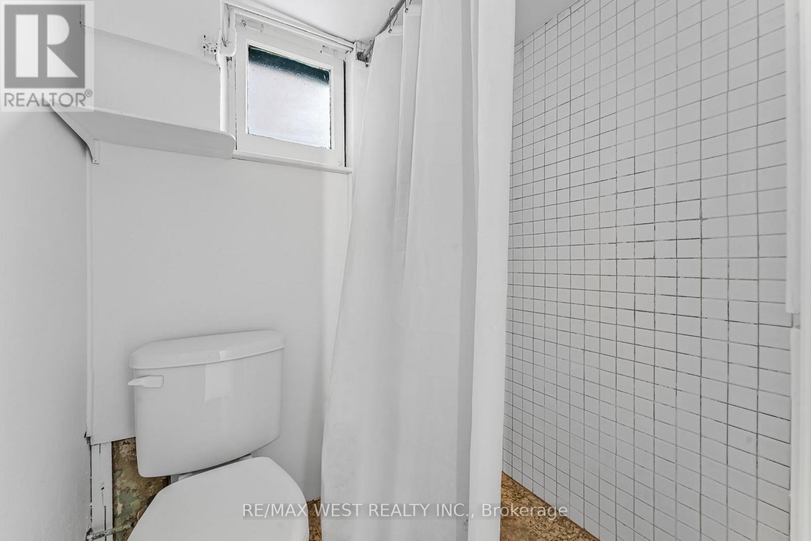 215 Jane Street, Toronto (Runnymede-Bloor West Village), Ontario  M6S 3Y8 - Photo 31 - W12442477