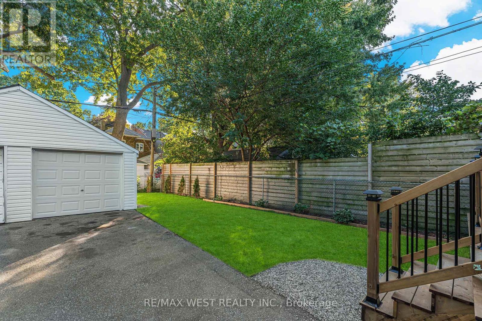 215 Jane Street, Toronto (Runnymede-Bloor West Village), Ontario  M6S 3Y8 - Photo 35 - W12442477