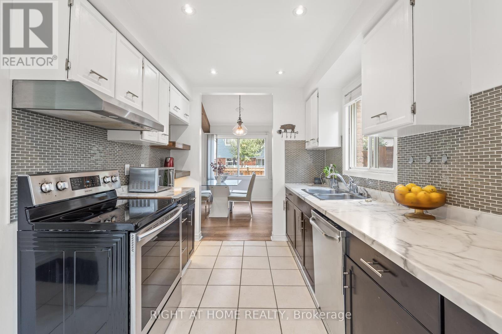 55 Cowan Road N, Brampton (Brampton West), Ontario  L6X 2P9 - Photo 5 - W12442487