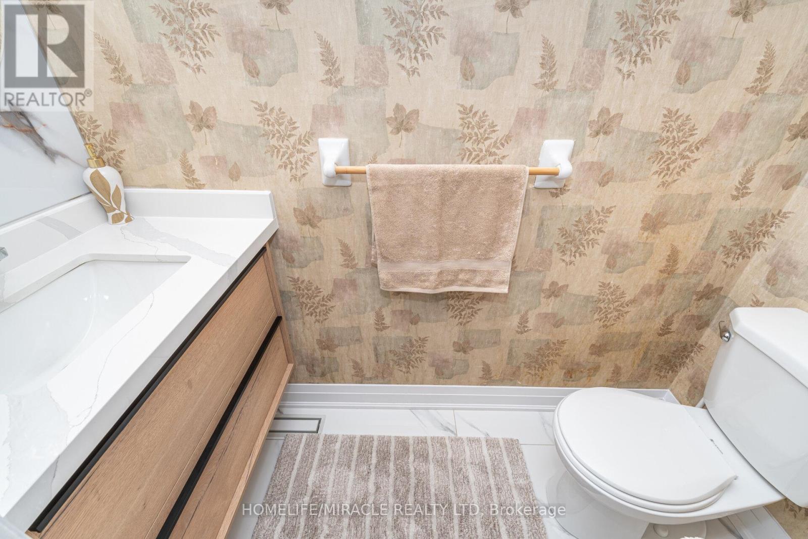 8 Twin Pines Crescent, Brampton (Northwest Sandalwood Parkway), Ontario  L7A 1M5 - Photo 21 - W12442496