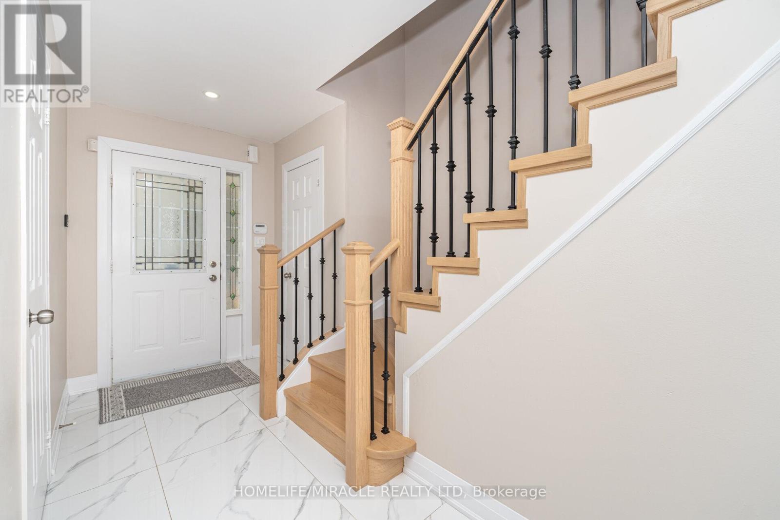 8 Twin Pines Crescent, Brampton (Northwest Sandalwood Parkway), Ontario  L7A 1M5 - Photo 22 - W12442496