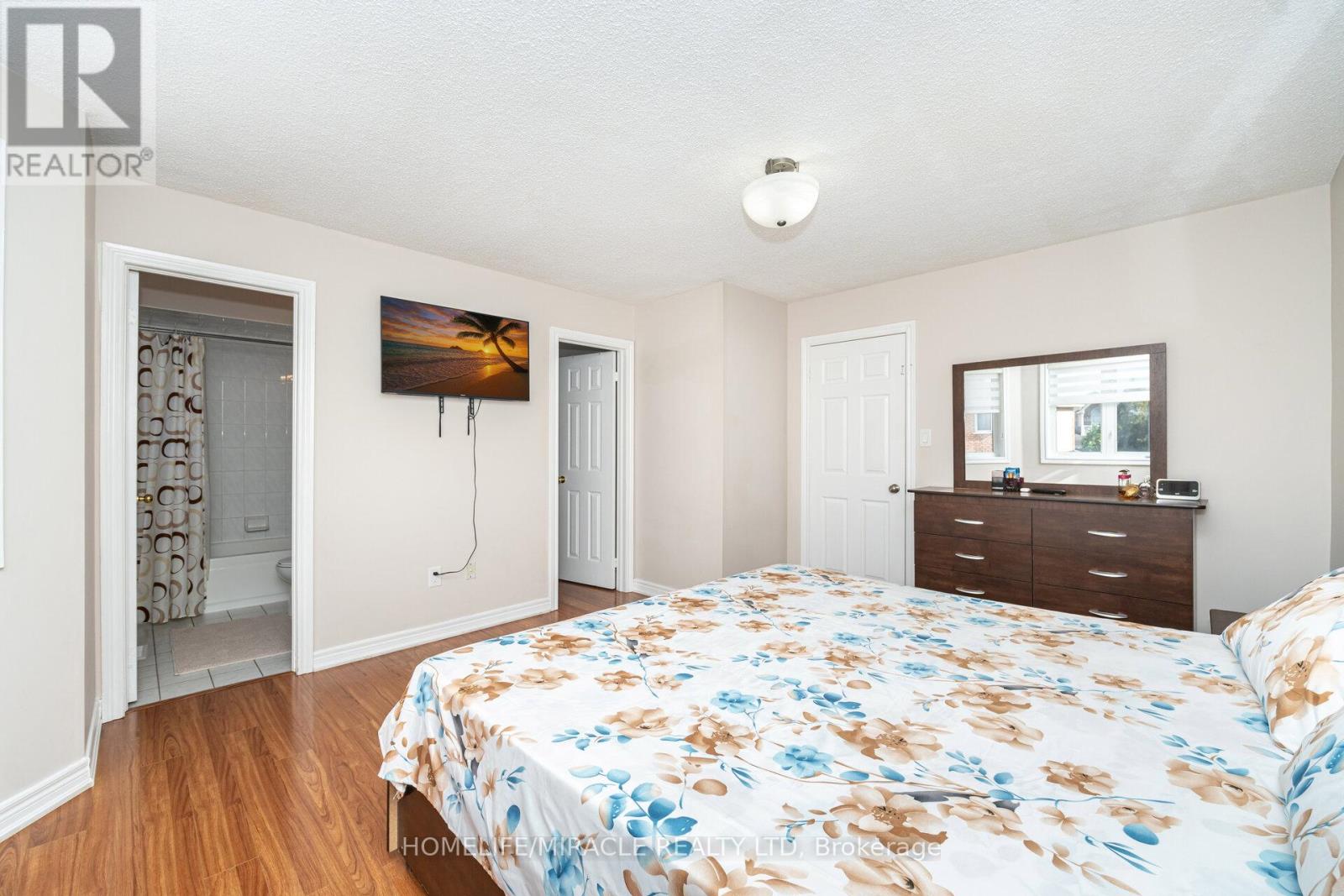8 Twin Pines Crescent, Brampton (Northwest Sandalwood Parkway), Ontario  L7A 1M5 - Photo 26 - W12442496