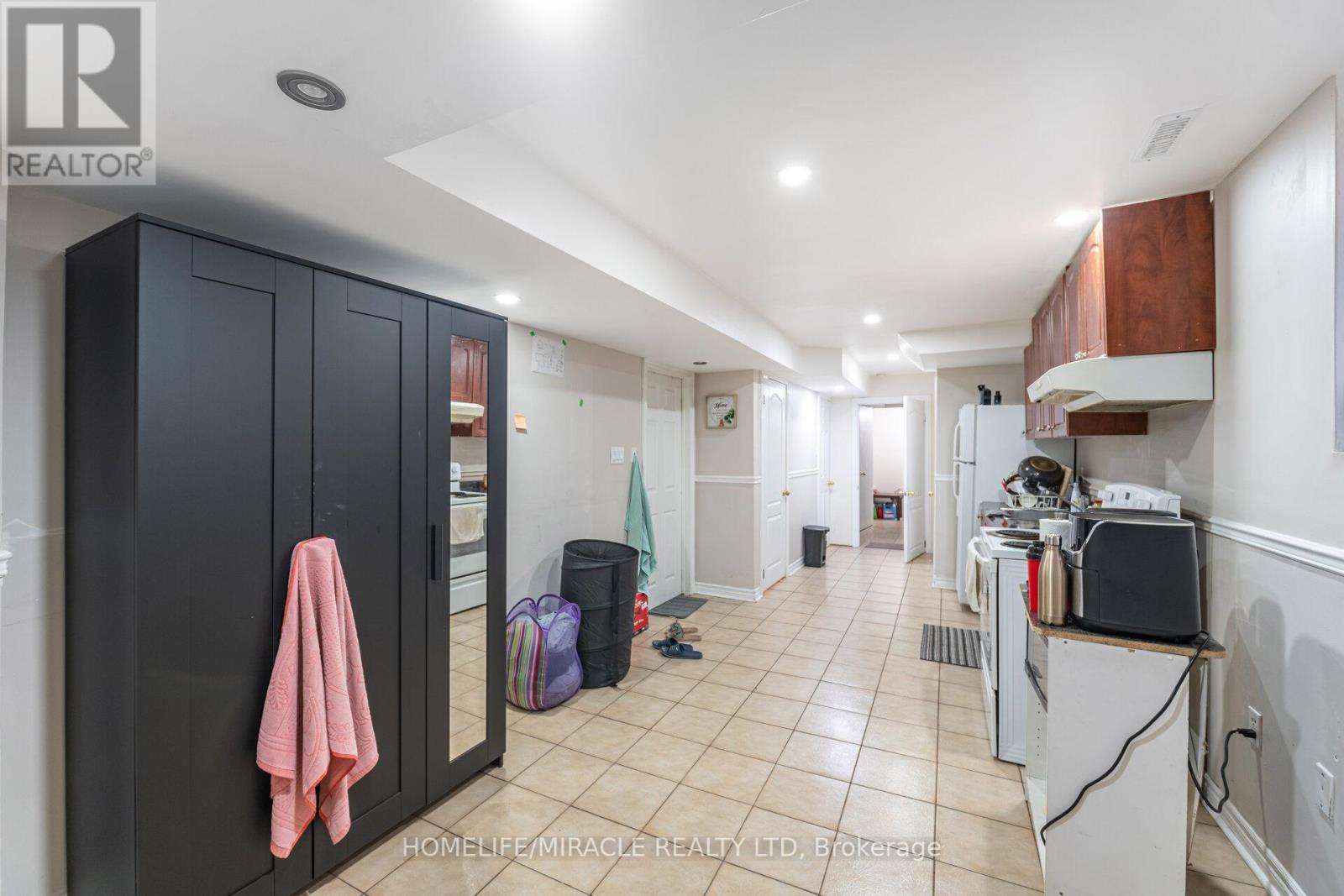 8 Twin Pines Crescent, Brampton (Northwest Sandalwood Parkway), Ontario  L7A 1M5 - Photo 41 - W12442496