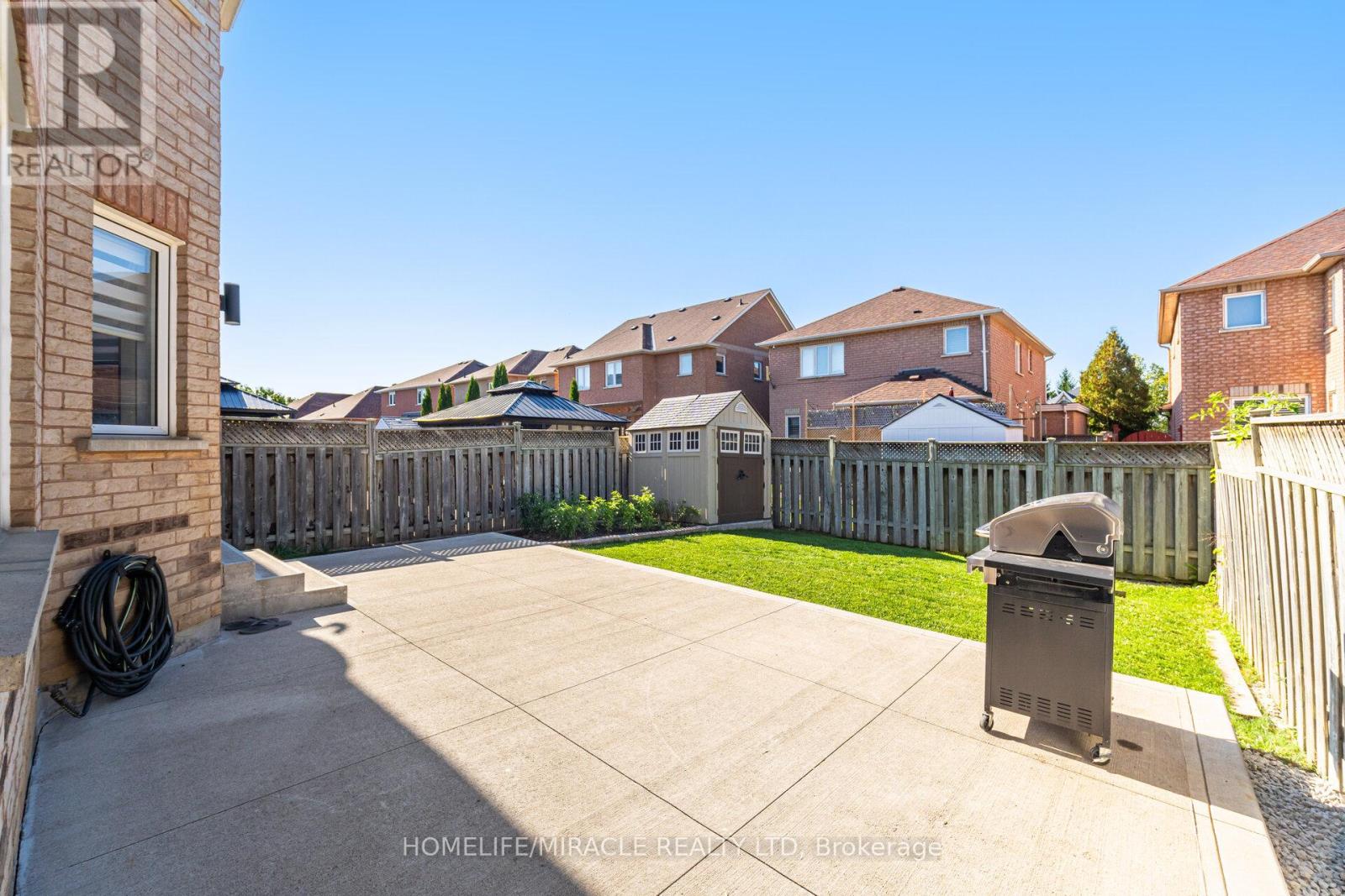 8 Twin Pines Crescent, Brampton (Northwest Sandalwood Parkway), Ontario  L7A 1M5 - Photo 47 - W12442496