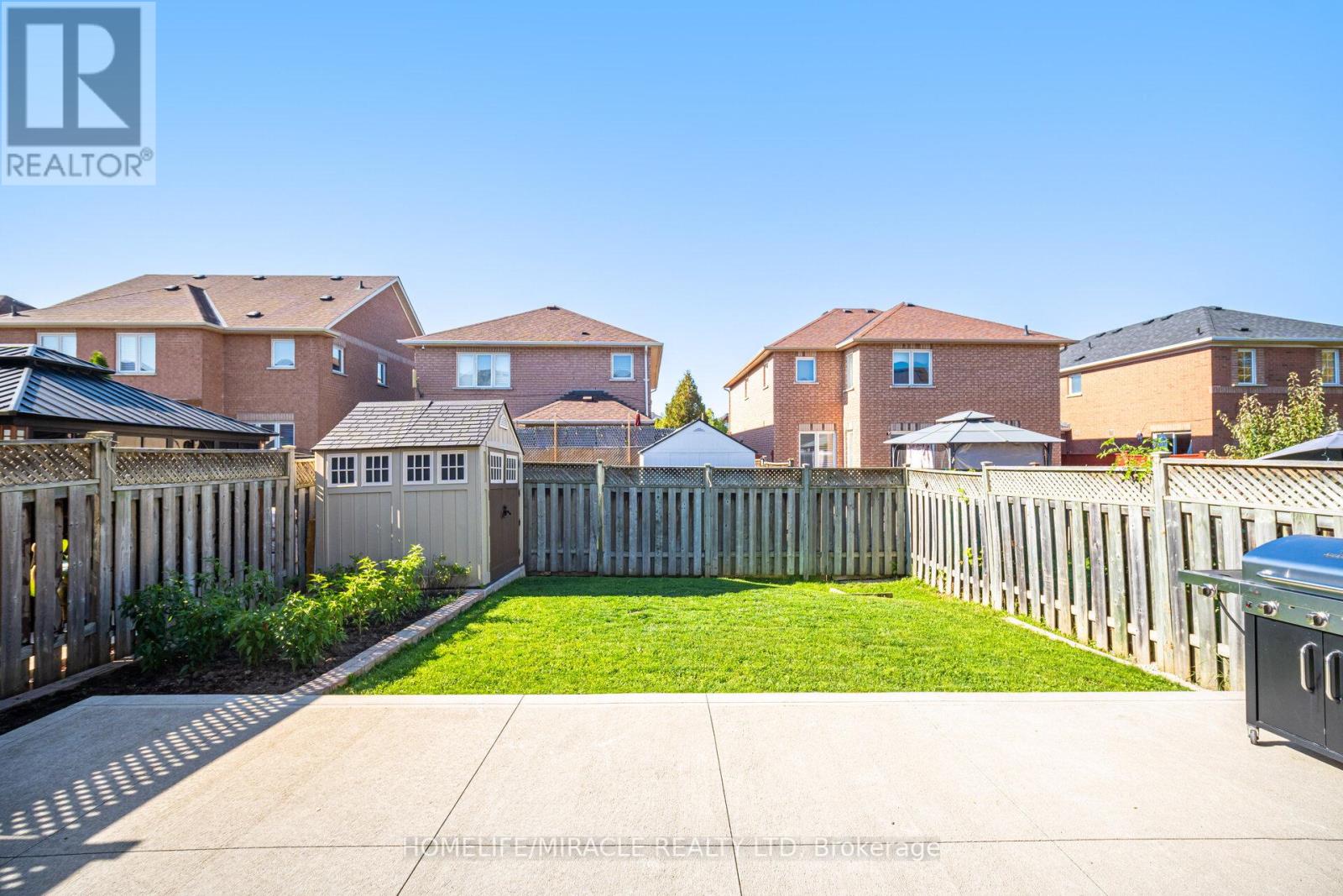 8 Twin Pines Crescent, Brampton (Northwest Sandalwood Parkway), Ontario  L7A 1M5 - Photo 48 - W12442496